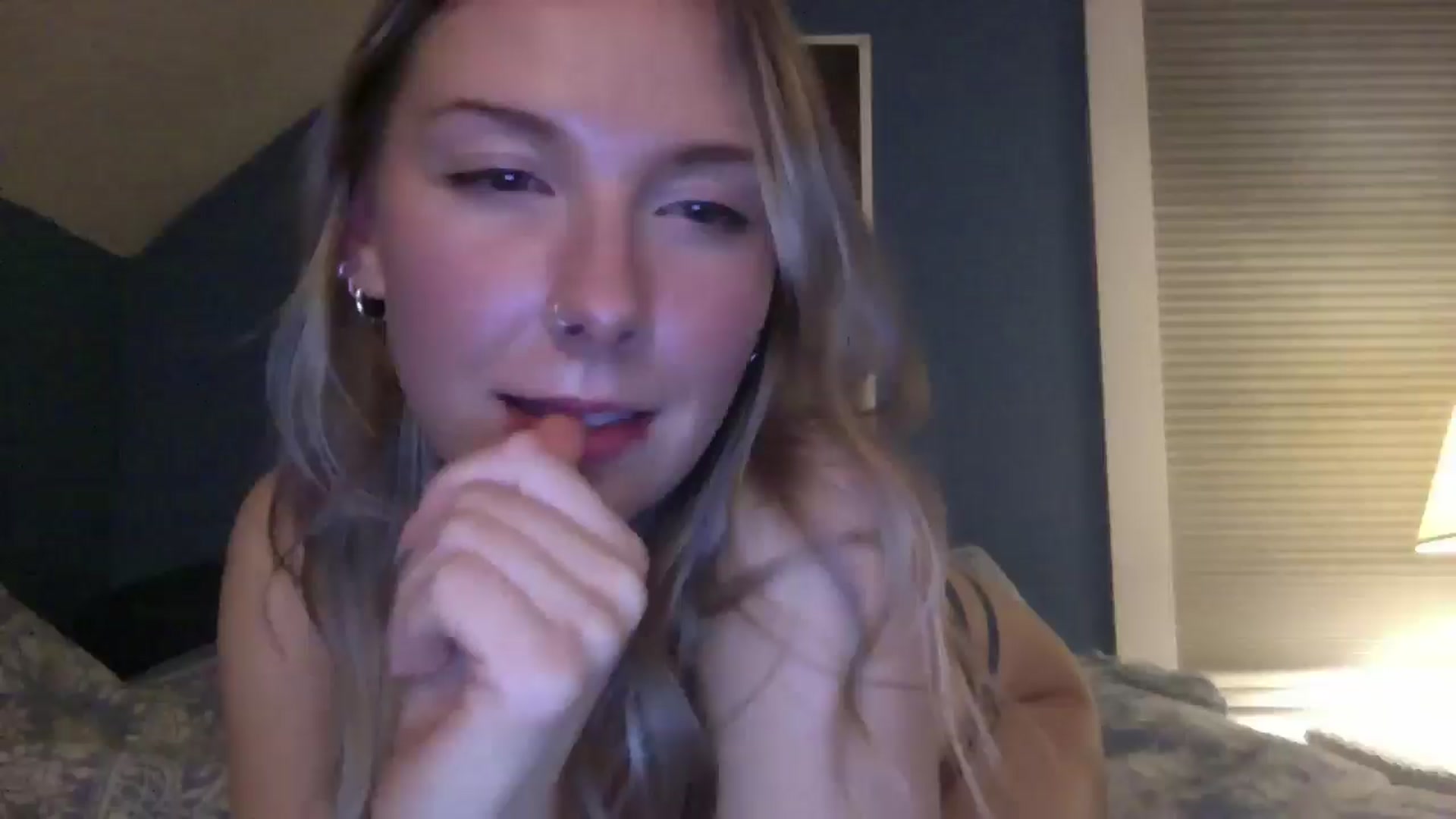 Gallery image thumbnail from Peachyk33n's myfreecams stream on, 11/21/2024, 08:17 image 13 of 20