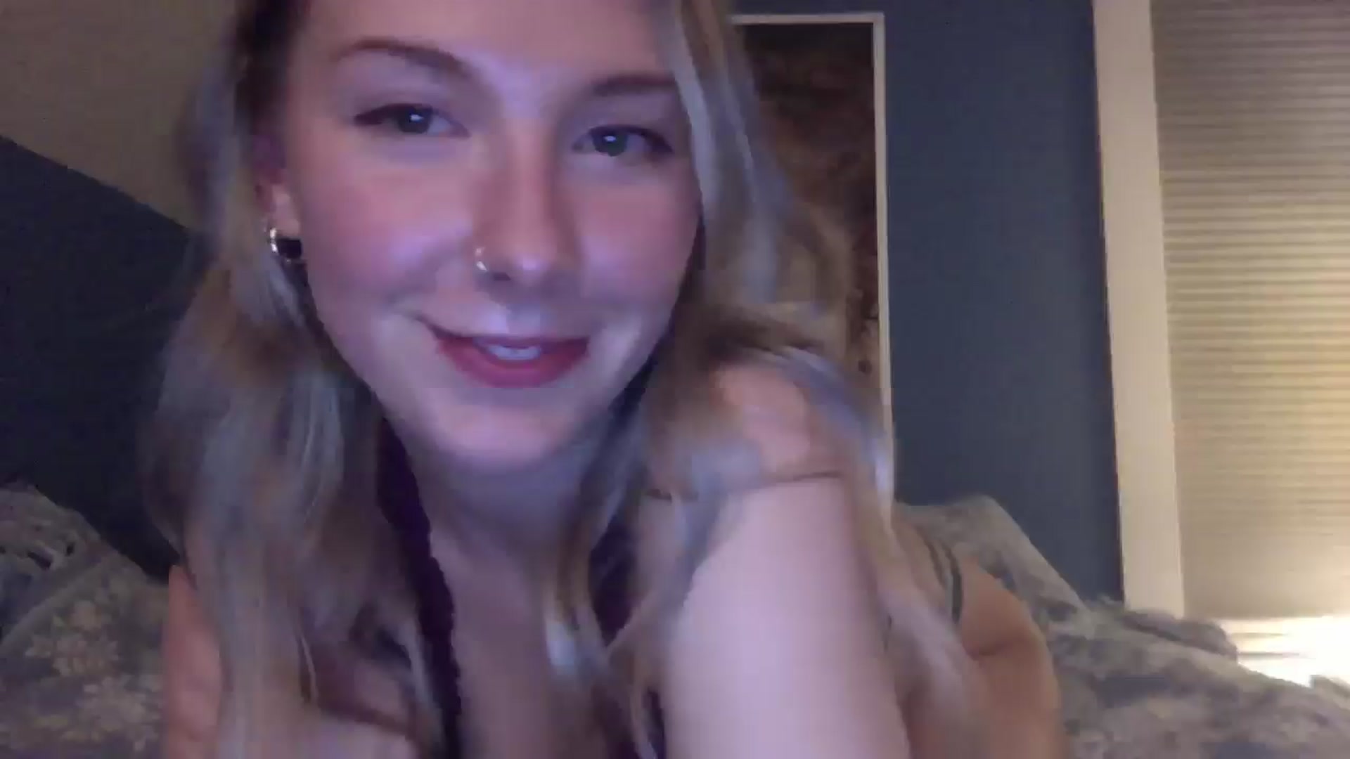 Gallery image thumbnail from Peachyk33n's myfreecams stream on, 11/21/2024, 08:17 image 1 of 20