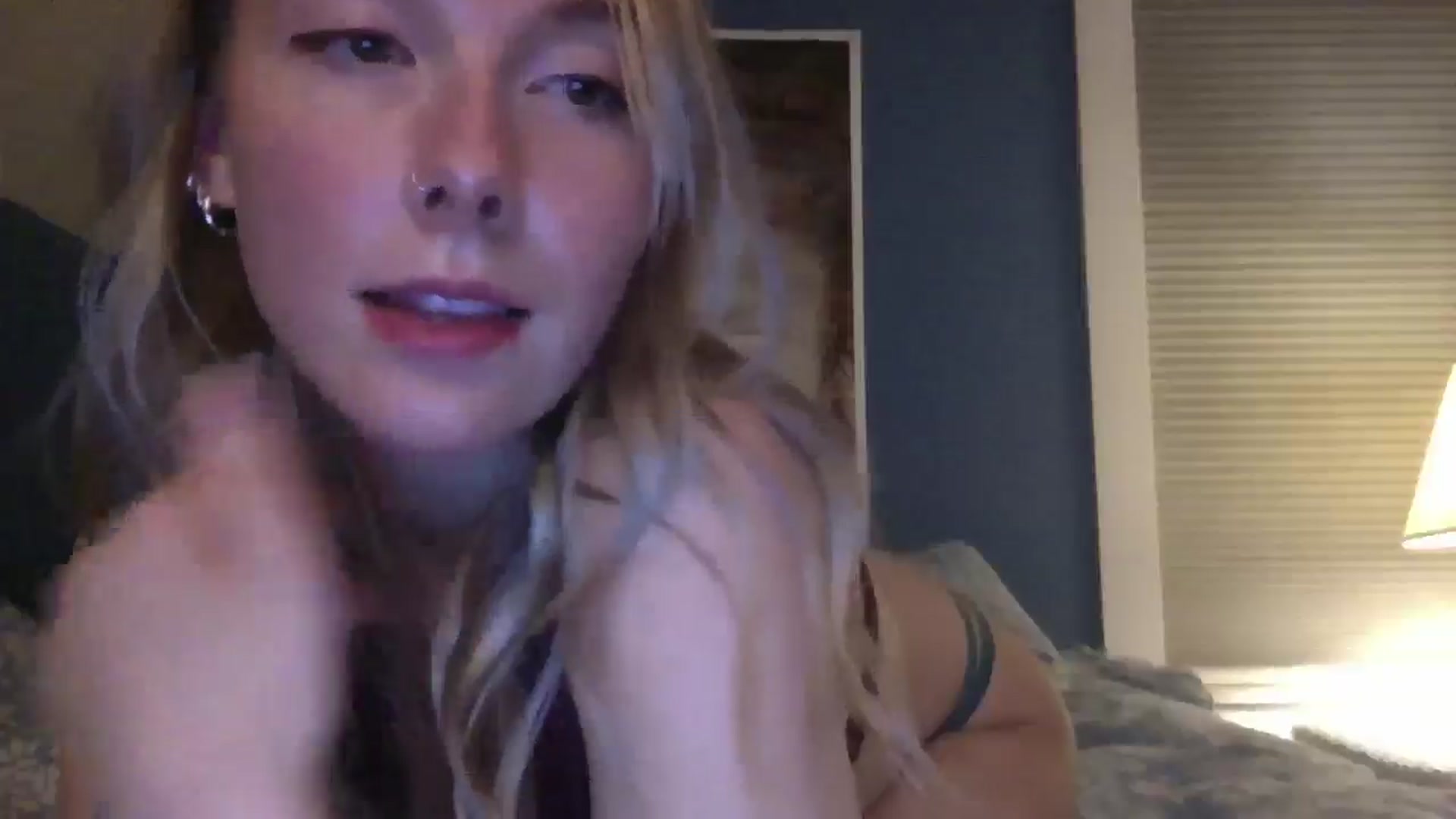 Gallery image thumbnail from Peachyk33n's myfreecams stream on, 11/21/2024, 08:17 image 15 of 20