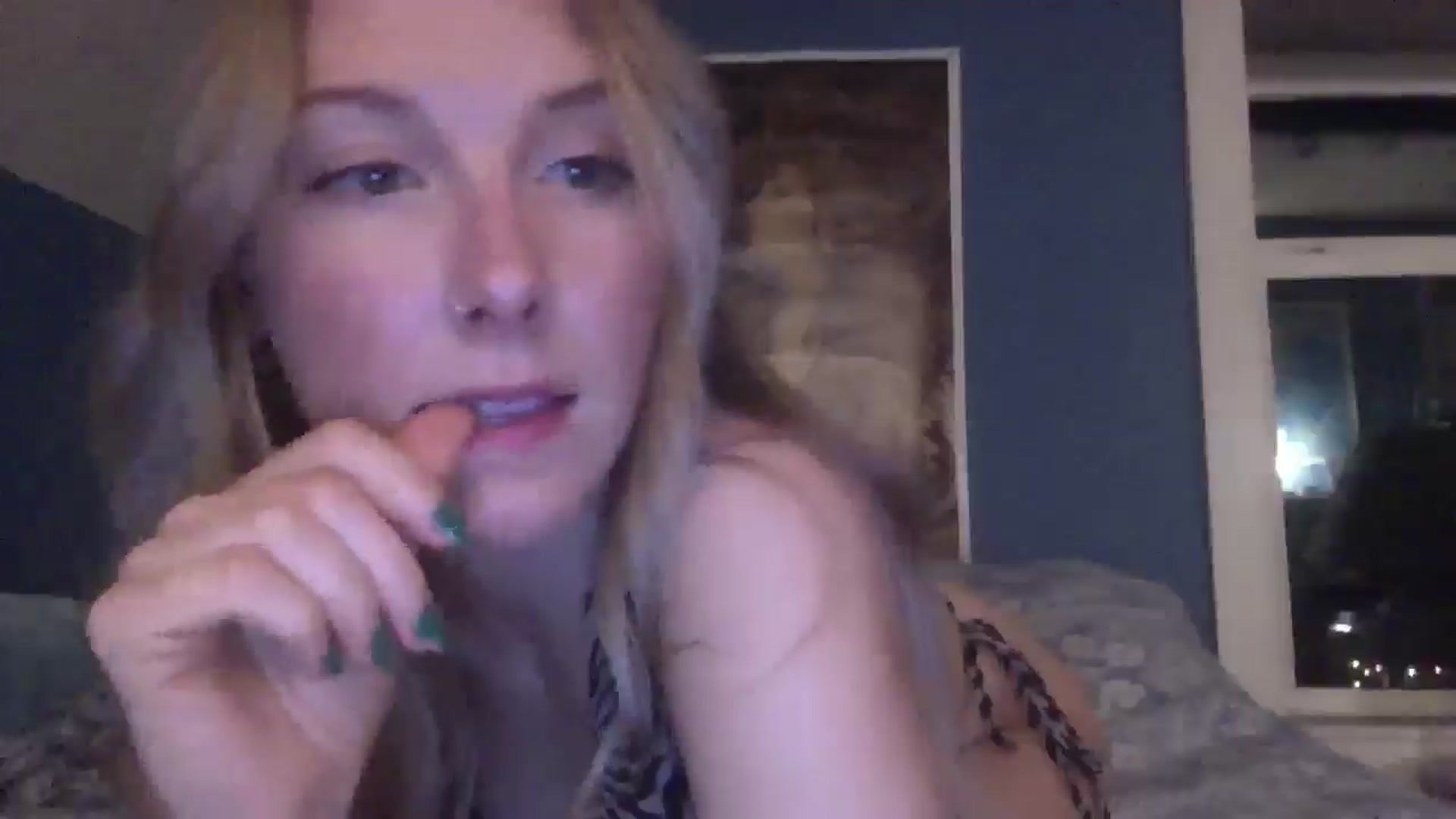 Gallery image thumbnail from Peachyk33n's myfreecams stream on, 11/26/2024, 01:53 image 2 of 20