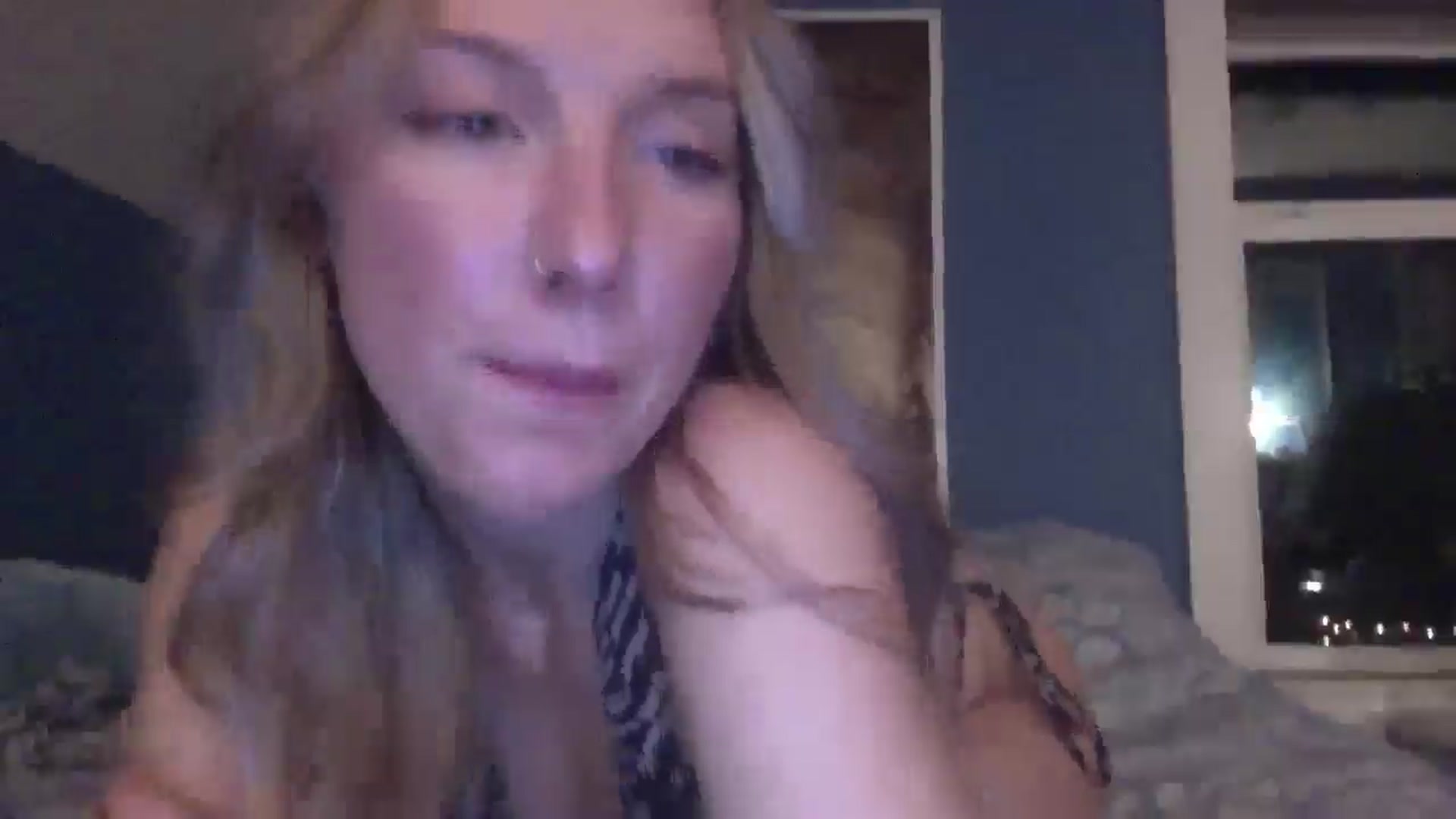 Gallery image thumbnail from Peachyk33n's myfreecams stream on, 11/26/2024, 01:53 image 6 of 20