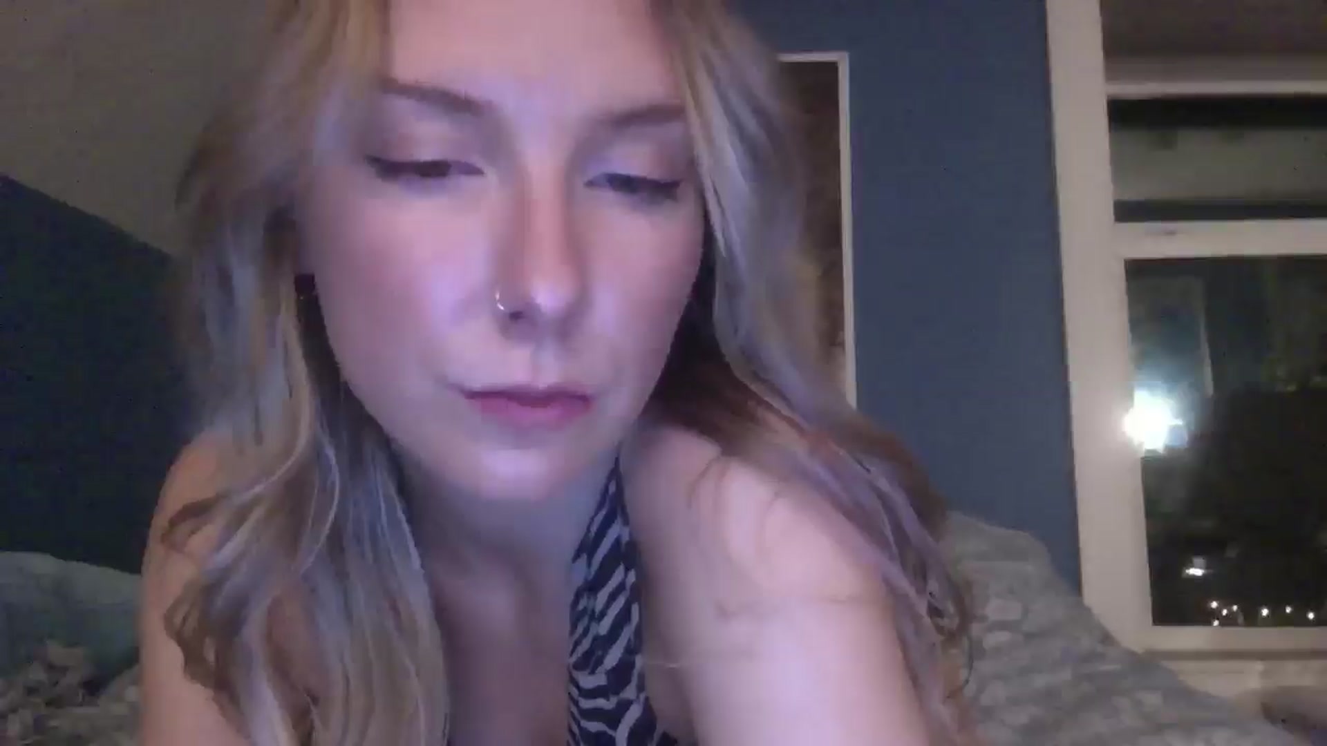 Gallery image thumbnail from Peachyk33n's myfreecams stream on, 11/26/2024, 01:53 image 18 of 20
