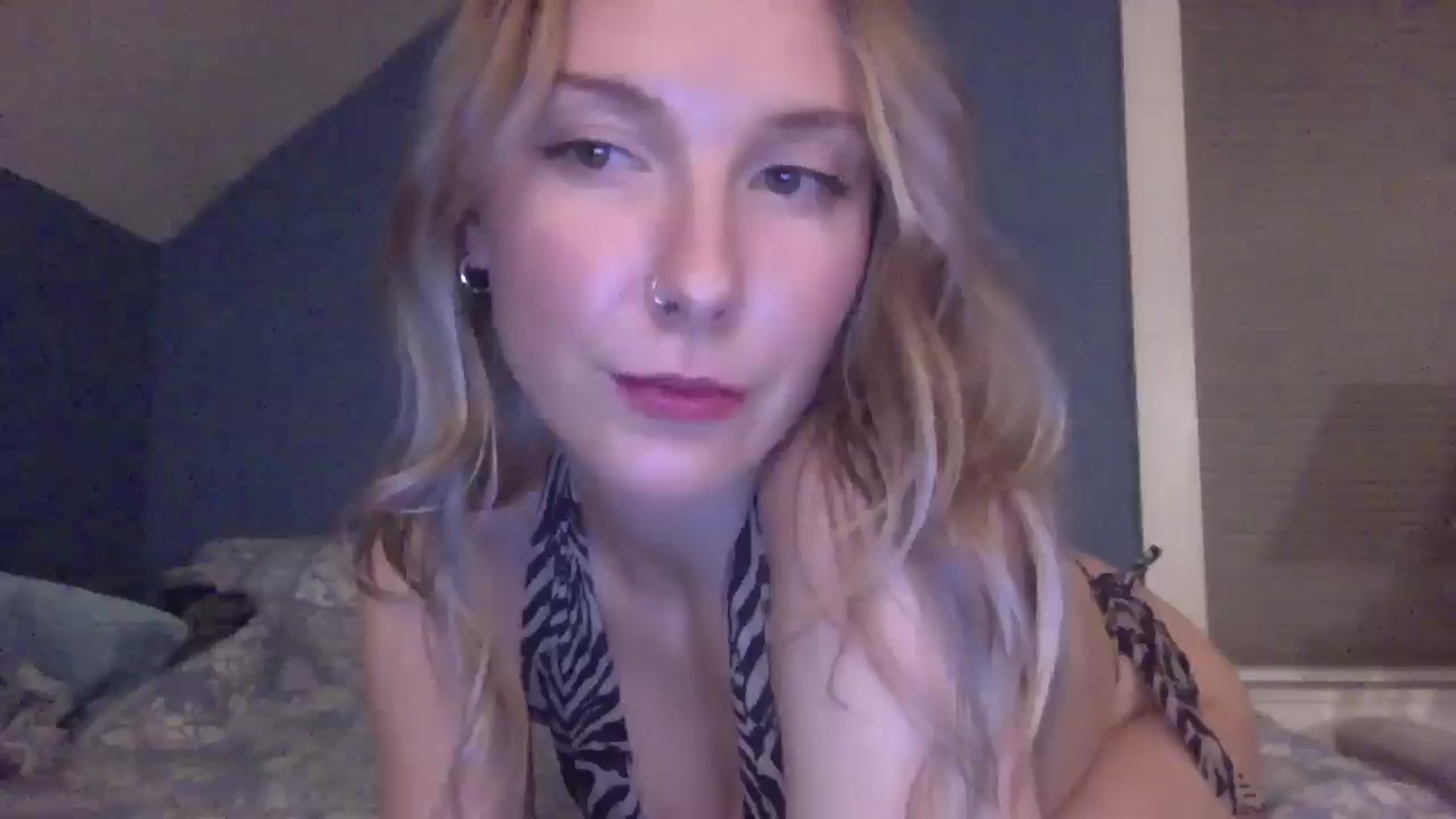 Gallery image thumbnail from Peachyk33n's myfreecams stream on, 11/26/2024, 07:49 image 7 of 20