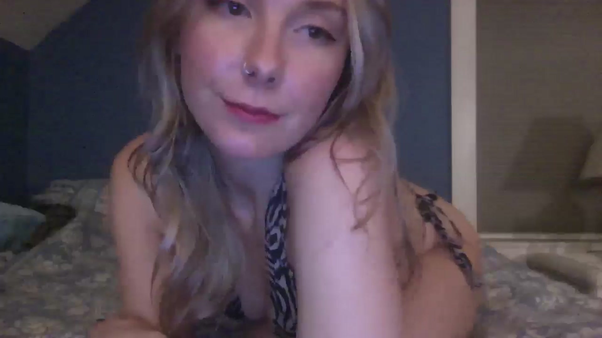 Gallery image thumbnail from Peachyk33n's myfreecams stream on, 11/26/2024, 07:49 image 15 of 20