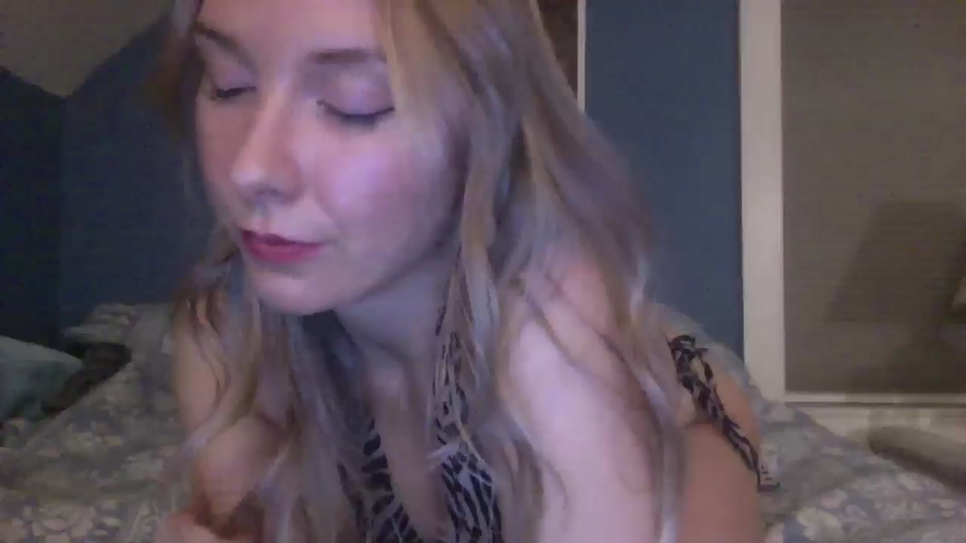 Gallery image thumbnail from Peachyk33n's myfreecams stream on, 11/26/2024, 07:49 image 12 of 20