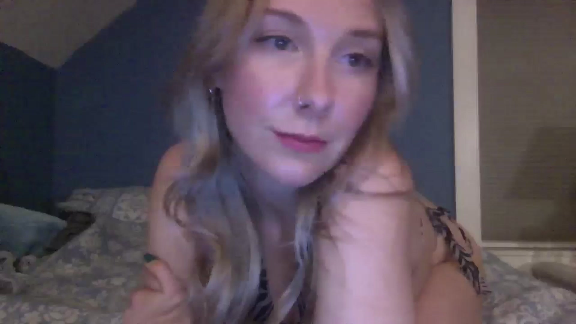Gallery image thumbnail from Peachyk33n's myfreecams stream on, 11/26/2024, 07:49 image 14 of 20