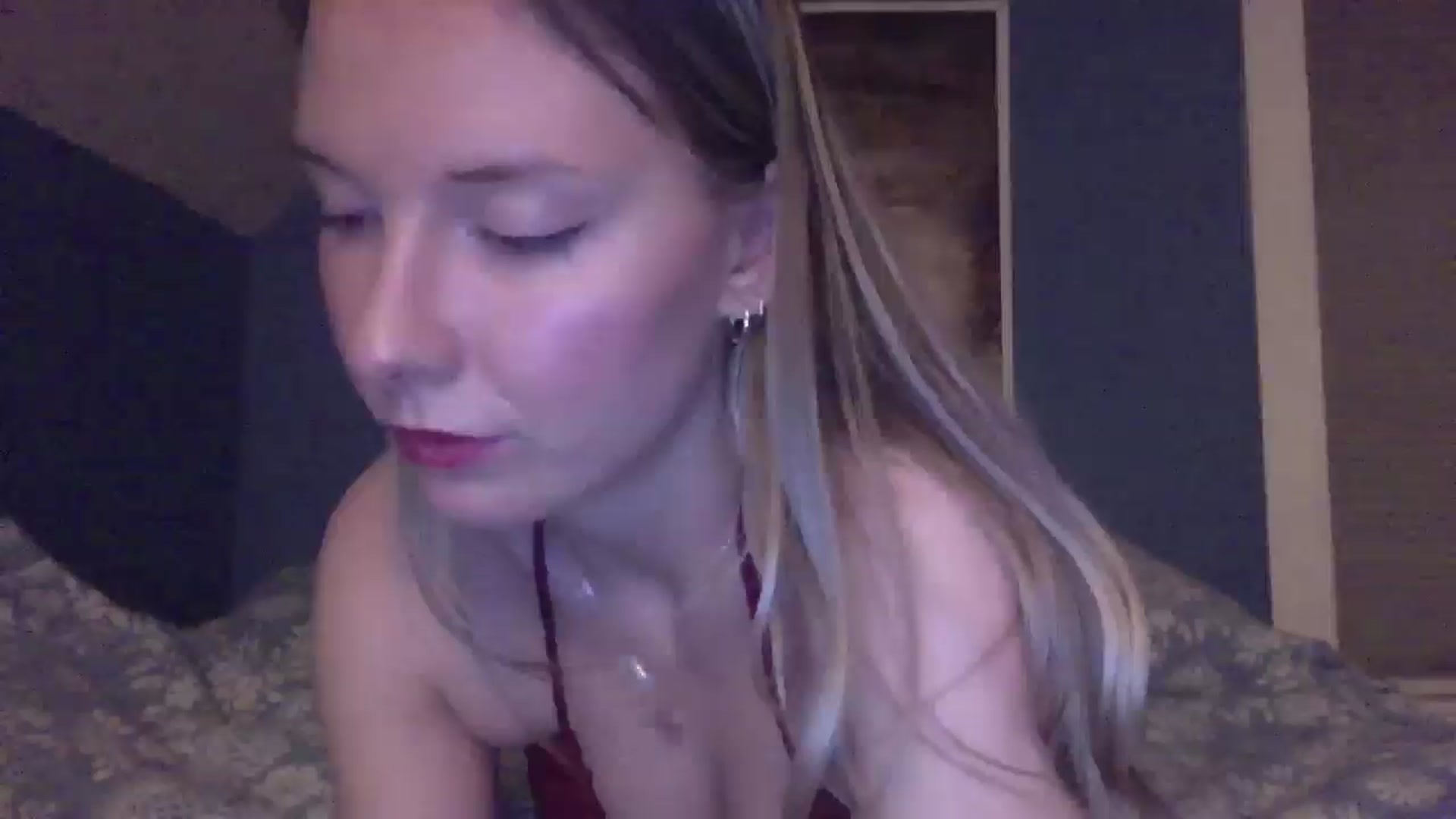 Gallery image thumbnail from Peachyk33n's myfreecams stream on, 12/27/2024, 07:49 image 6 of 20