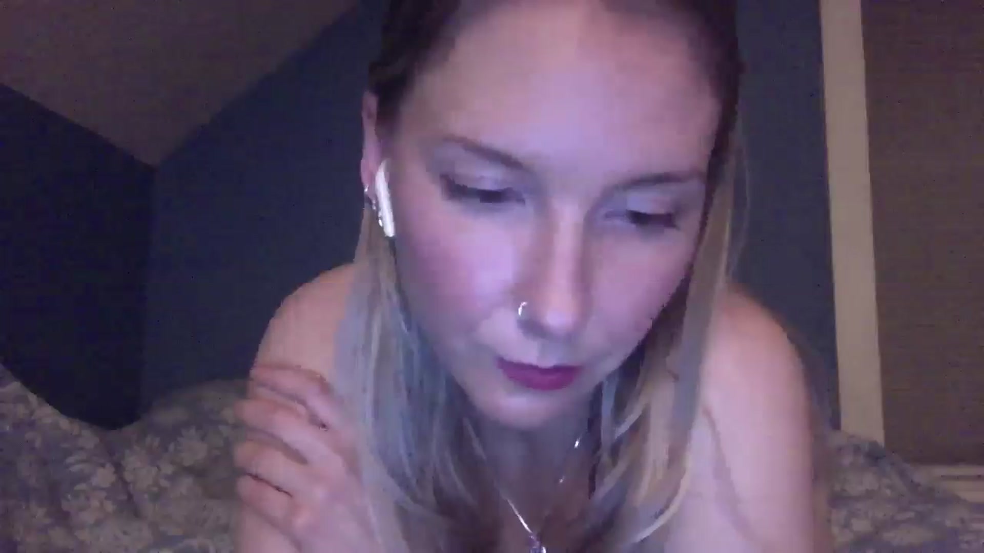 Gallery image thumbnail from Peachyk33n's myfreecams stream on, 12/27/2024, 07:49 image 3 of 20