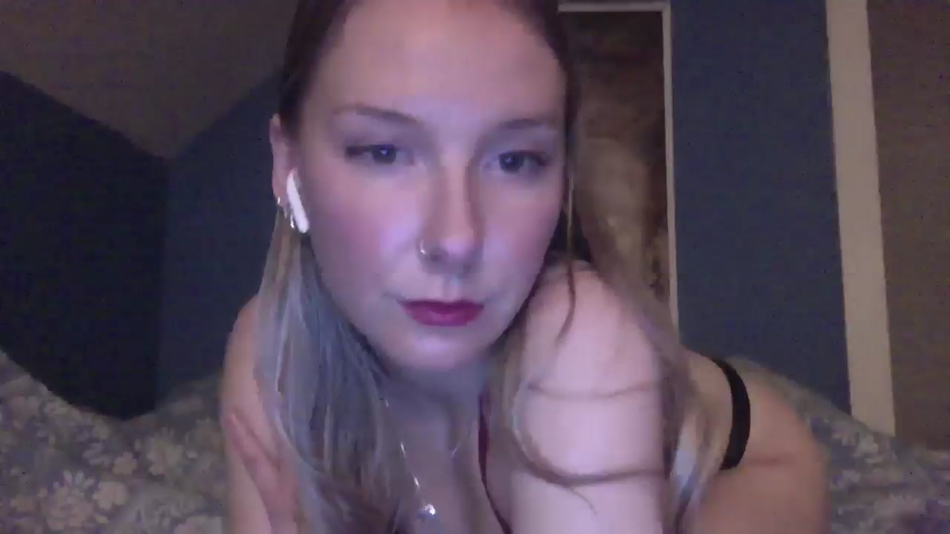 Gallery image thumbnail from Peachyk33n's myfreecams stream on, 12/27/2024, 08:23 image 4 of 20