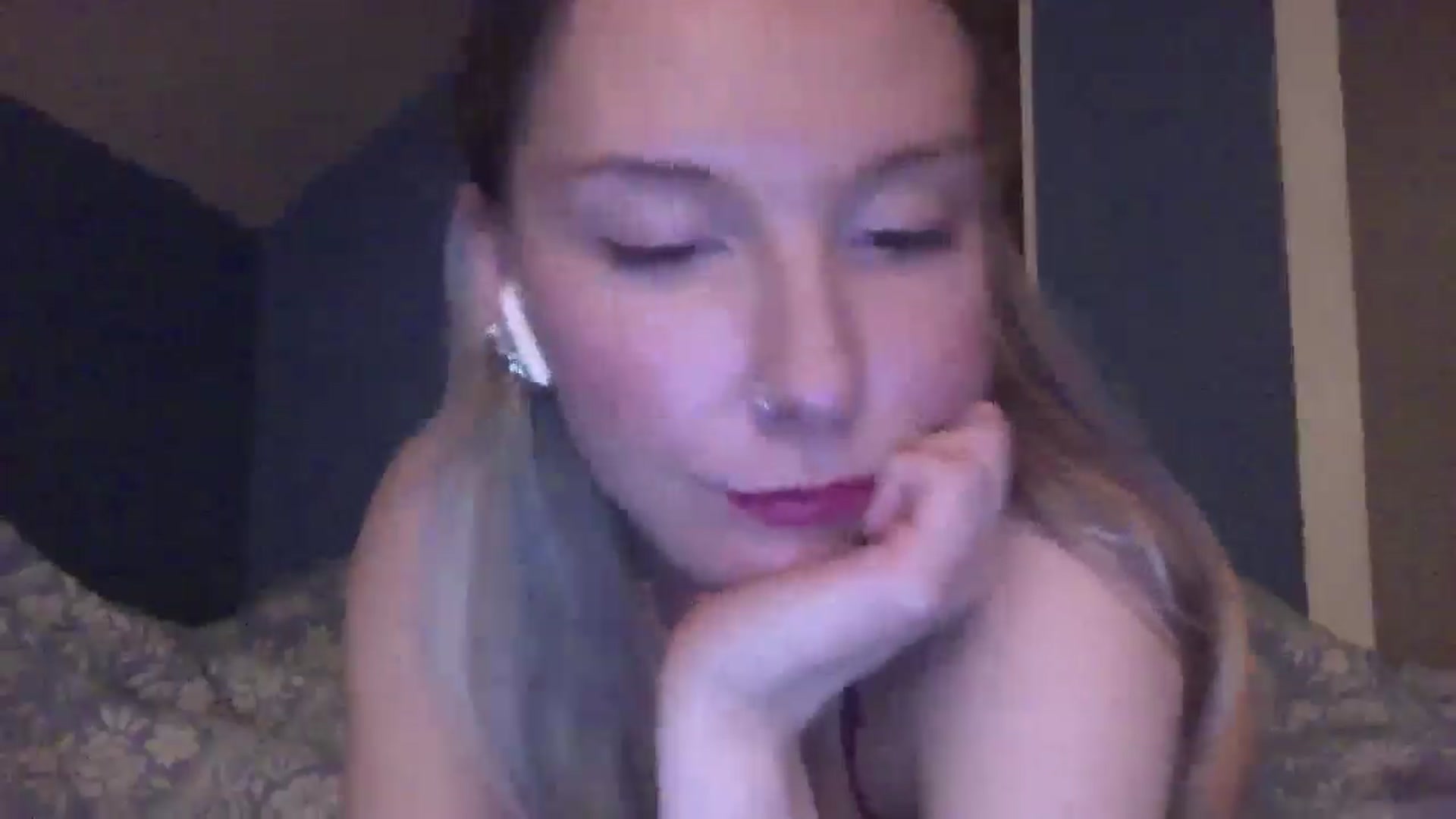 Gallery image thumbnail from Peachyk33n's myfreecams stream on, 12/27/2024, 08:23 image 3 of 20
