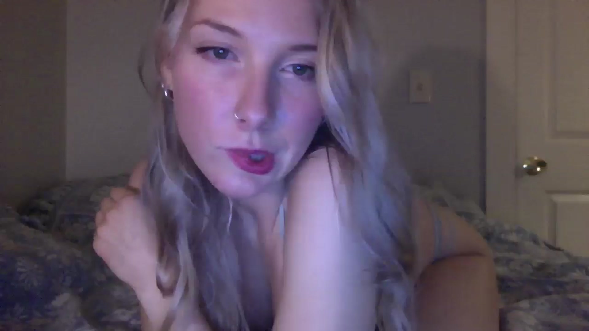 Gallery image thumbnail from Peachyk33n's myfreecams stream on, 01/14/2025, 08:22 image 4 of 20