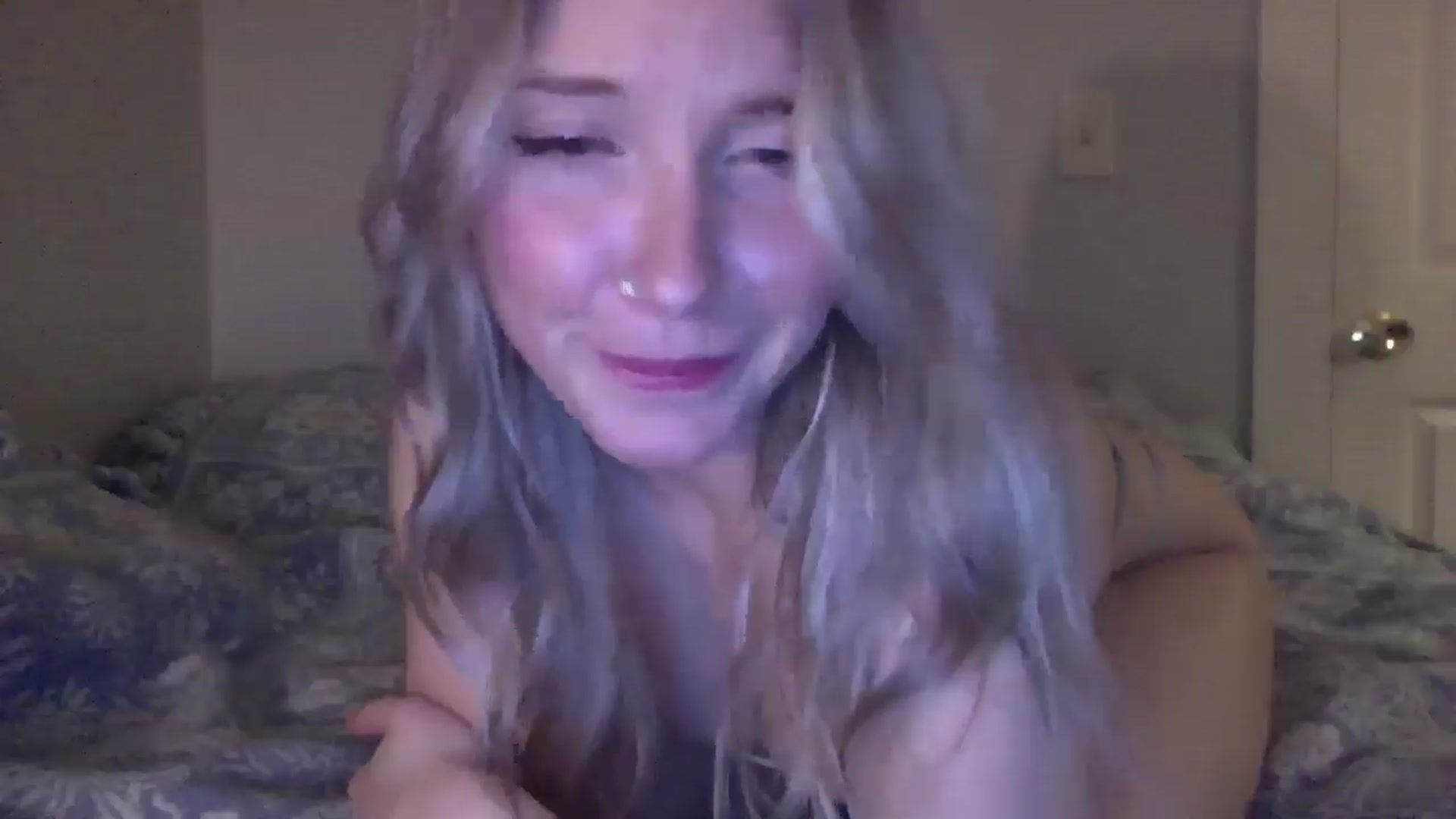 Gallery image thumbnail from Peachyk33n's myfreecams stream on, 01/14/2025, 08:22 image 18 of 20