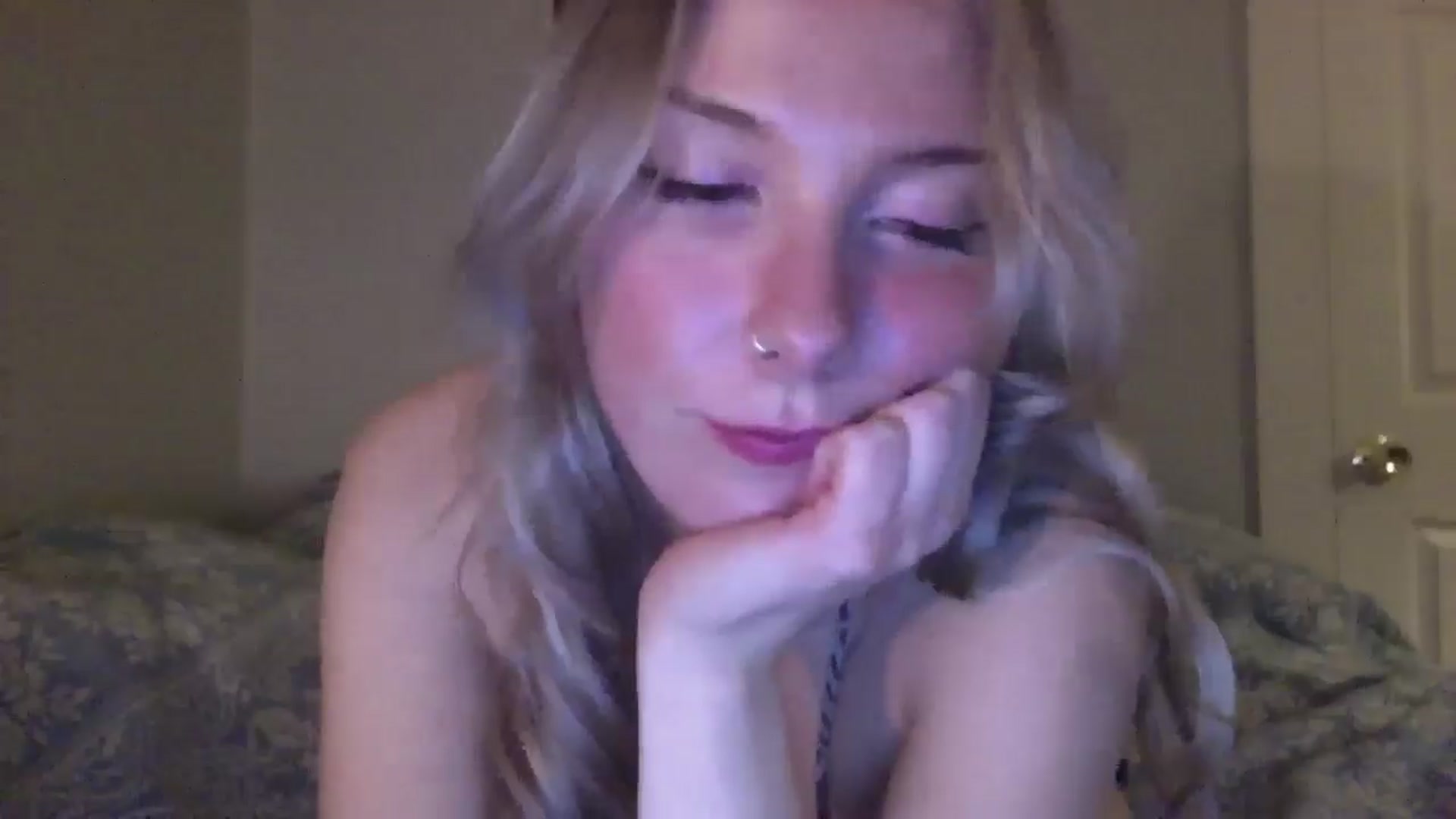 Gallery image thumbnail from Peachyk33n's myfreecams stream on, 01/15/2025, 04:58 image 10 of 20