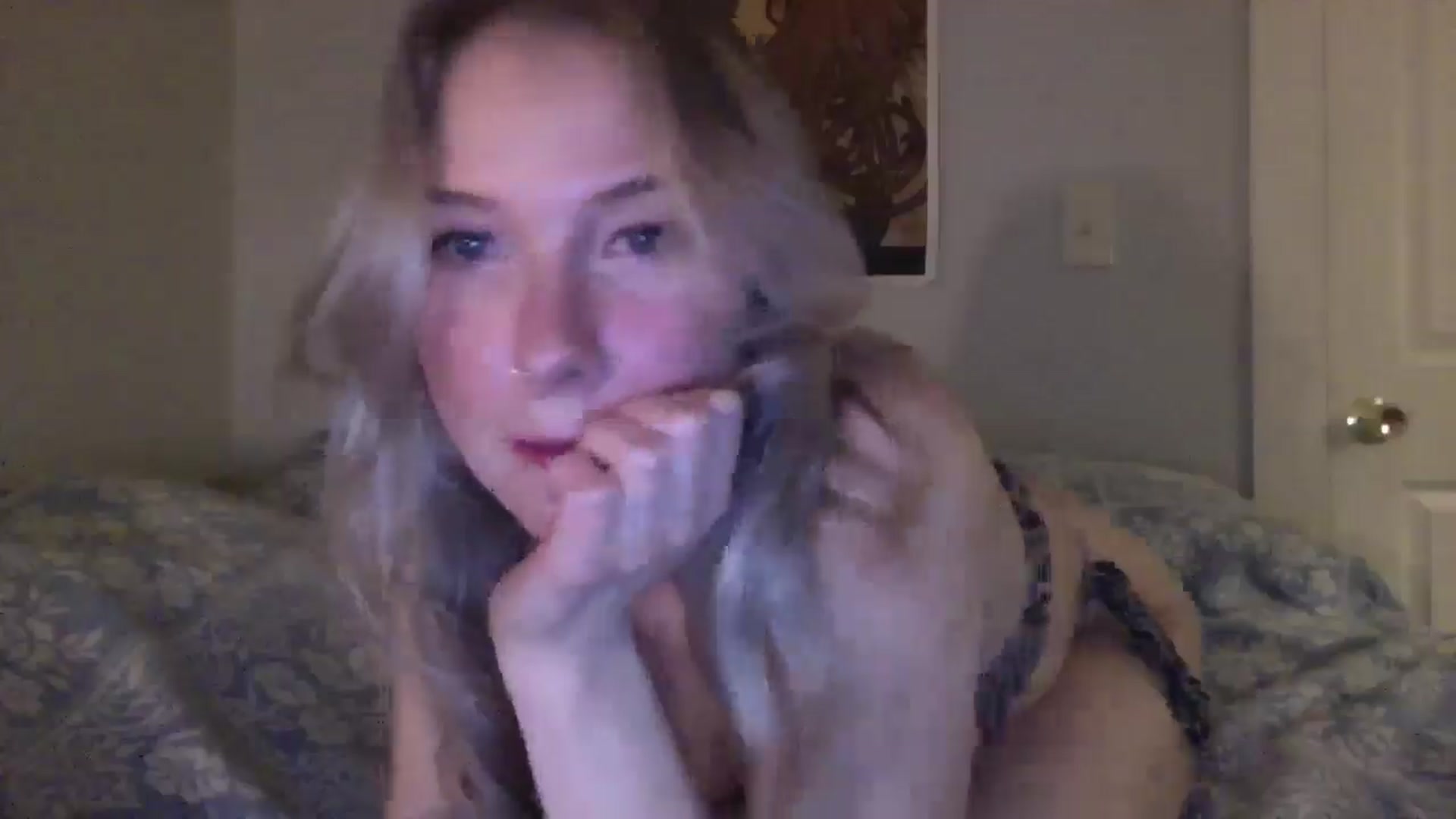 Gallery image thumbnail from Peachyk33n's myfreecams stream on, 01/15/2025, 04:58 image 17 of 20