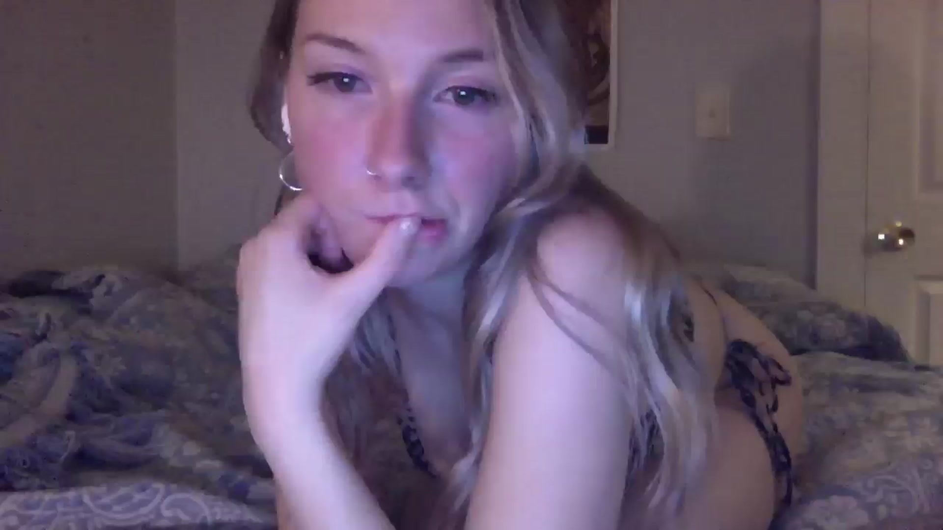Gallery image thumbnail from Peachyk33n's myfreecams stream on, 01/15/2025, 07:06 image 15 of 20