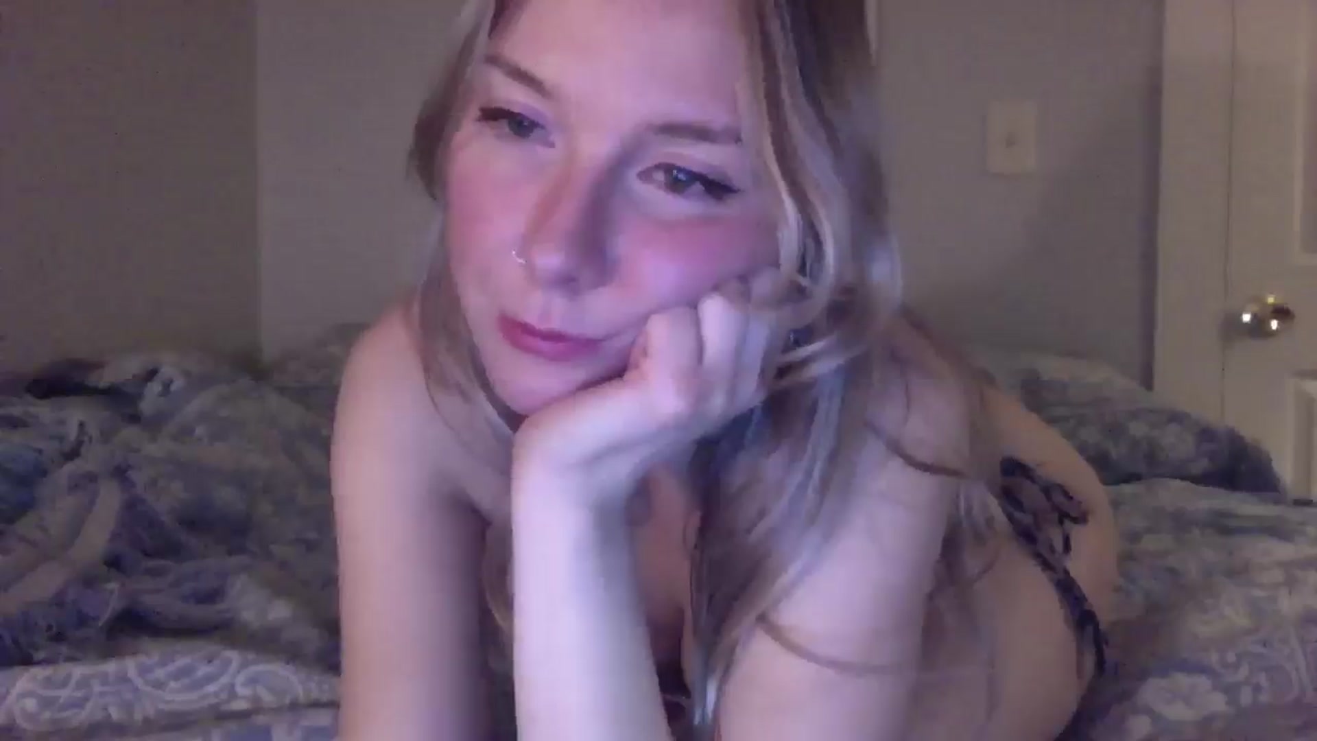 Gallery image thumbnail from Peachyk33n's myfreecams stream on, 01/15/2025, 07:06 image 8 of 20