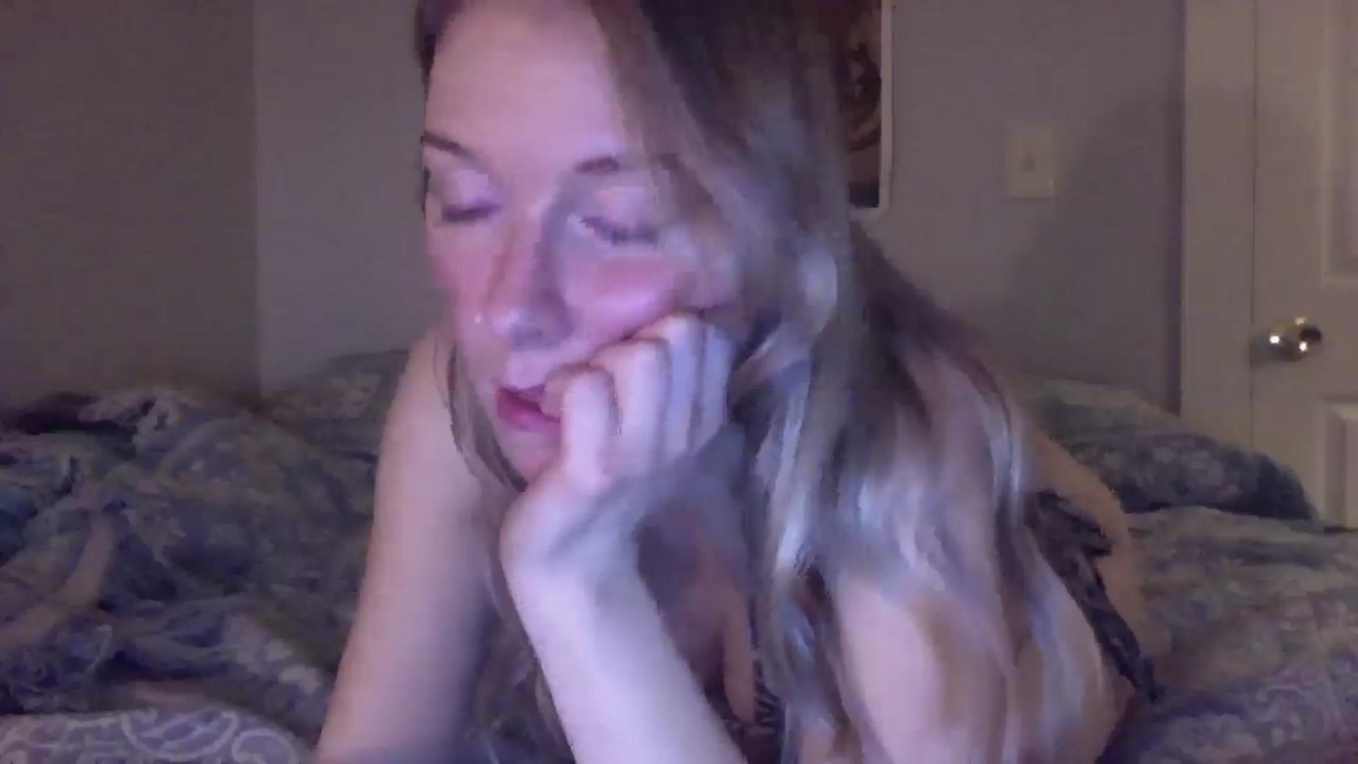 Gallery image thumbnail from Peachyk33n's myfreecams stream on, 01/15/2025, 07:06 image 19 of 20