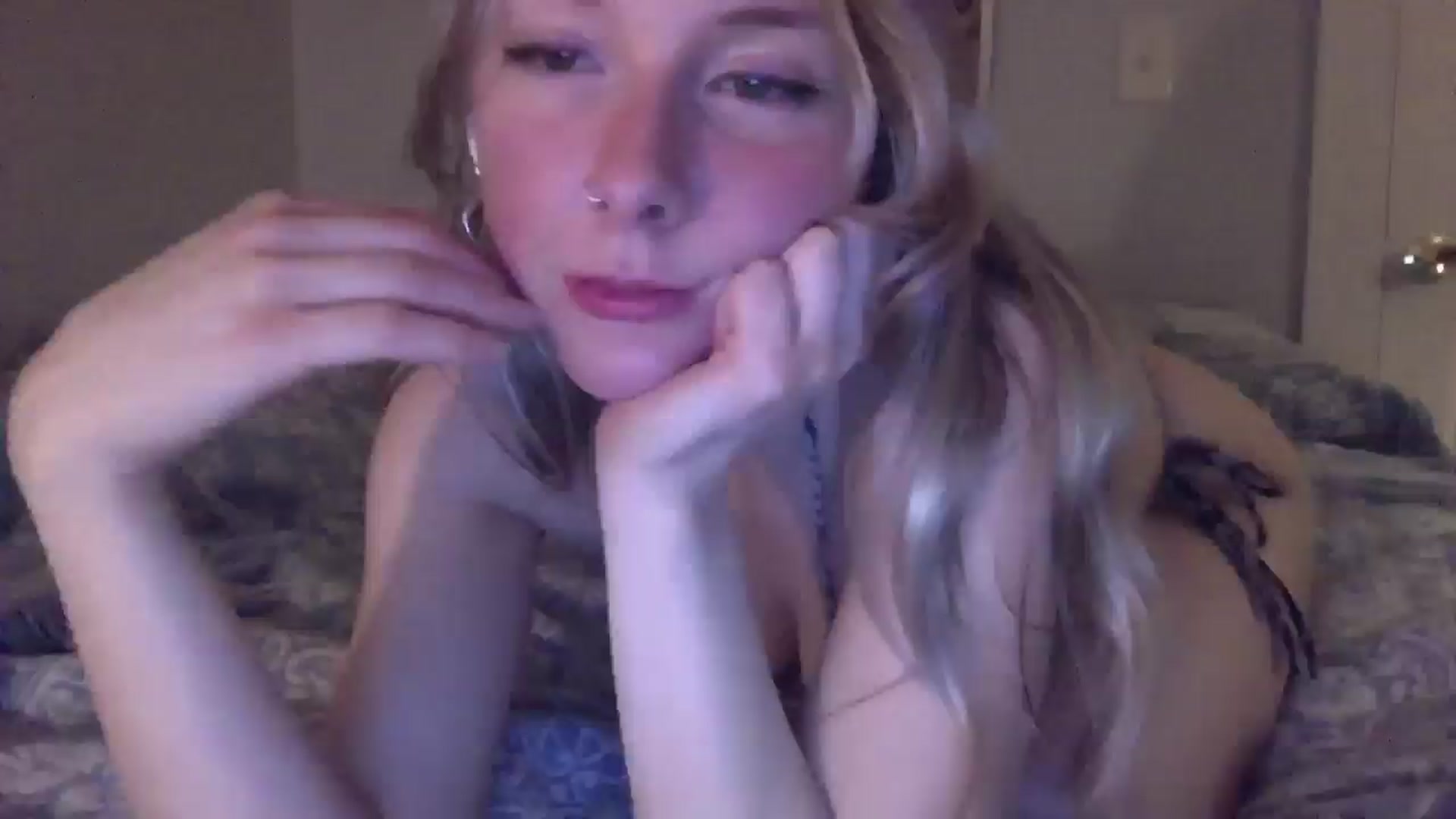 Gallery image thumbnail from Peachyk33n's myfreecams stream on, 01/15/2025, 07:06 image 6 of 20