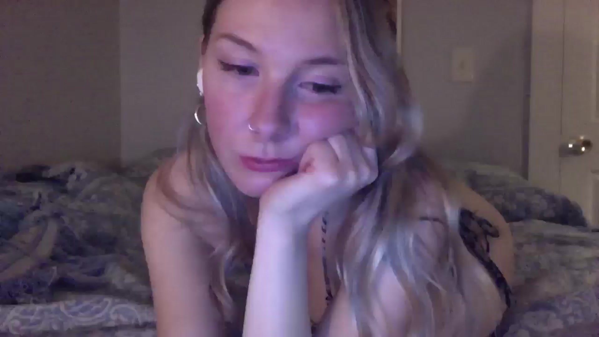 Gallery image thumbnail from Peachyk33n's myfreecams stream on, 01/15/2025, 07:06 image 11 of 20