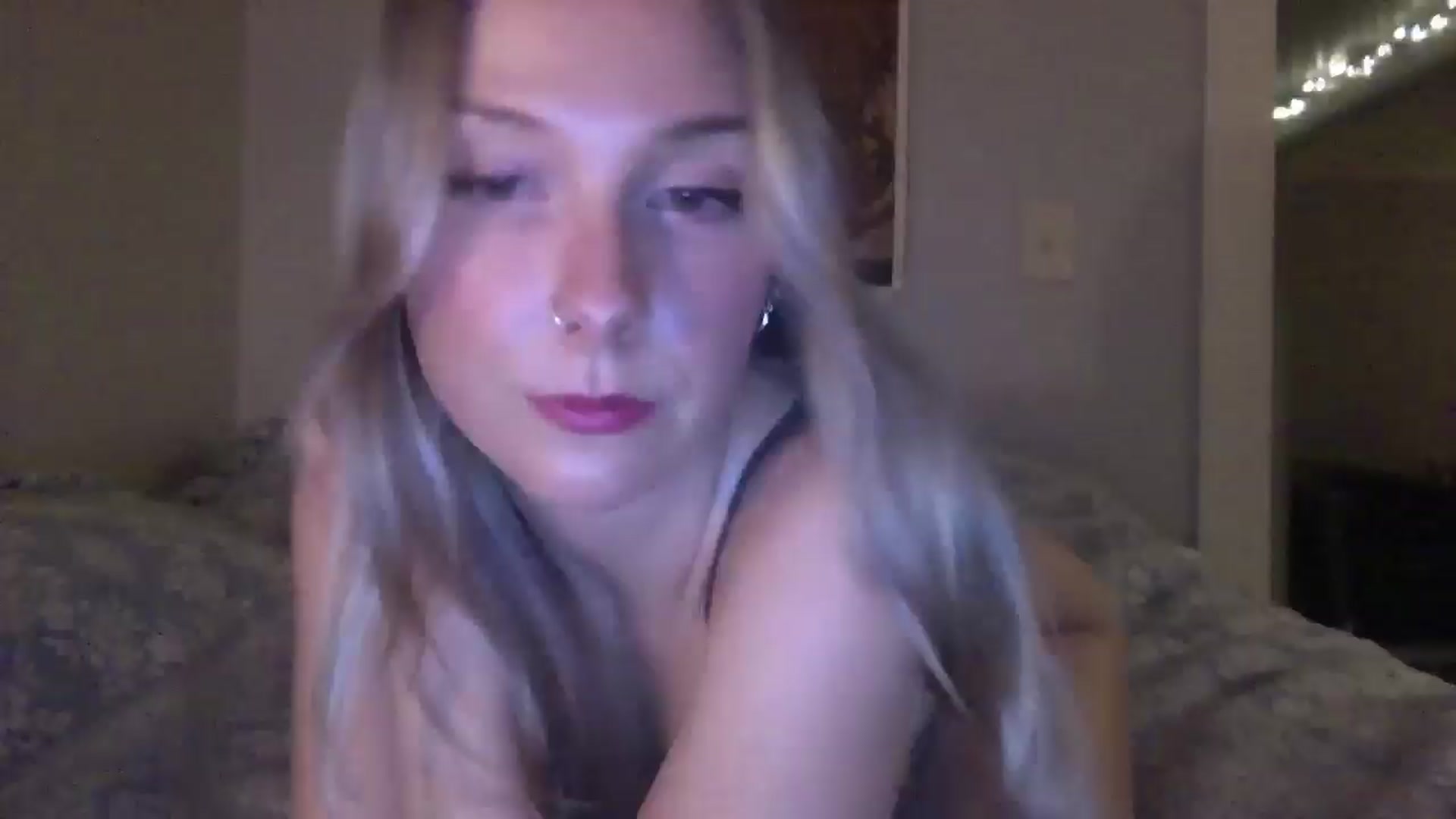 Gallery image thumbnail from Peachyk33n's myfreecams stream on, 01/17/2025, 05:17 image 1 of 20