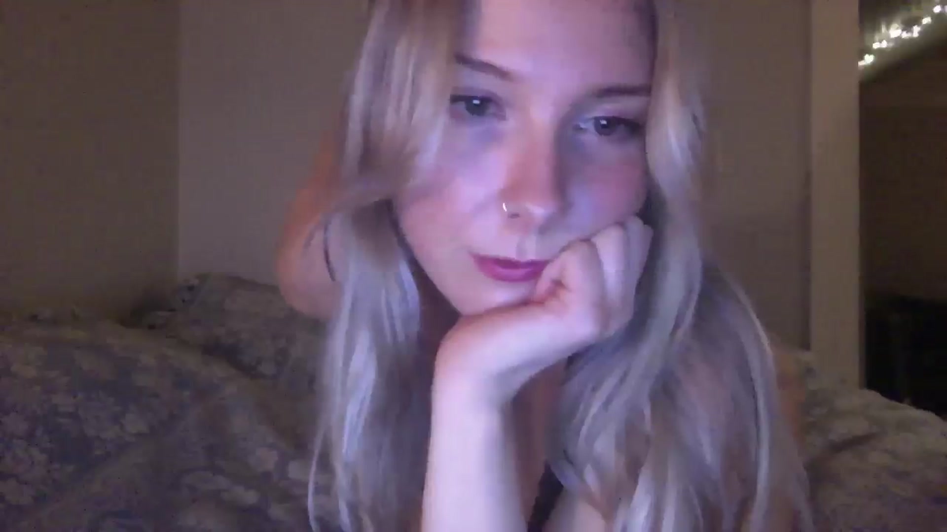 Gallery image thumbnail from Peachyk33n's myfreecams stream on, 01/17/2025, 05:17 image 5 of 20