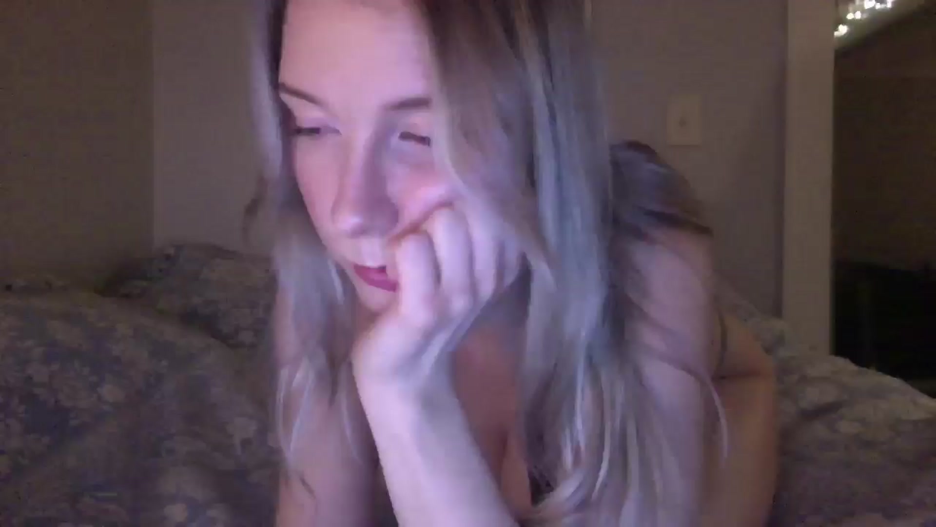 Gallery image thumbnail from Peachyk33n's myfreecams stream on, 01/17/2025, 05:17 image 10 of 20