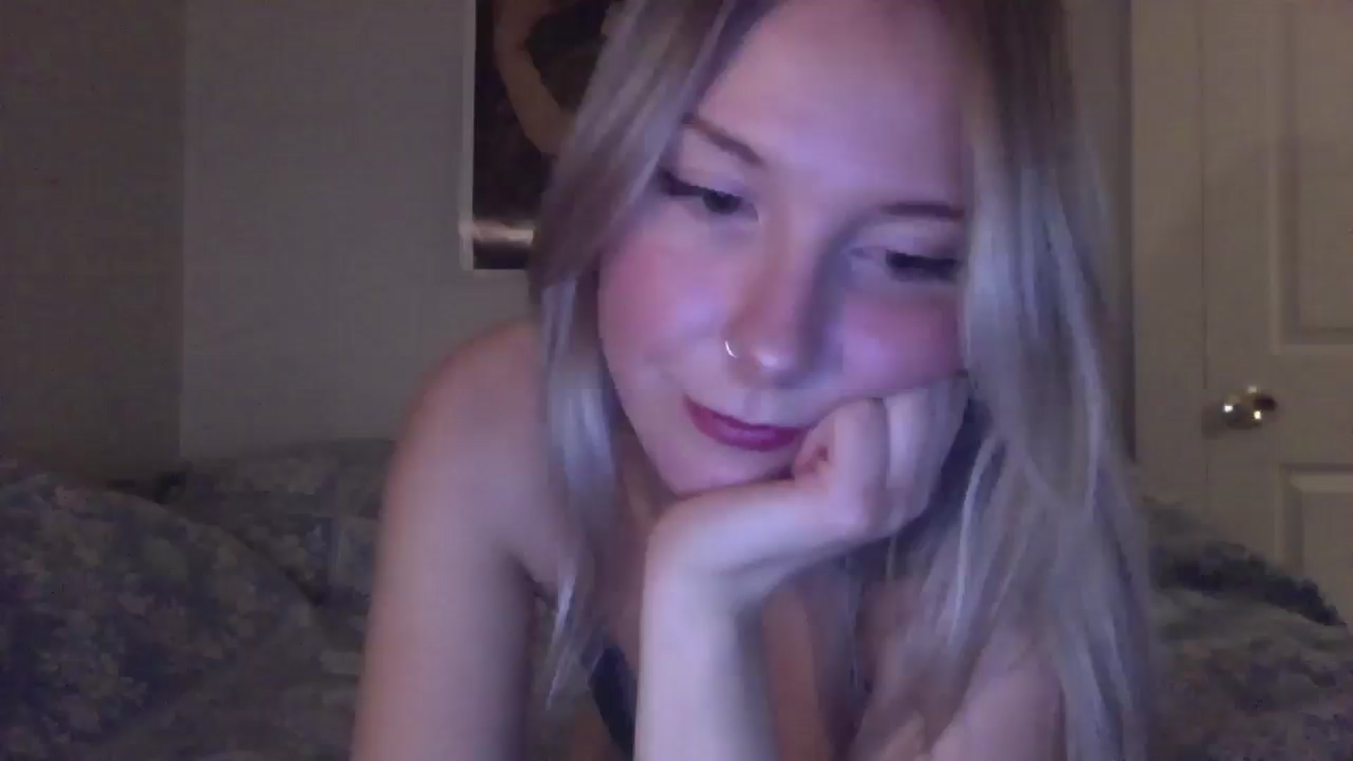 Gallery image thumbnail from Peachyk33n's myfreecams stream on, 01/18/2025, 07:20 image 4 of 20
