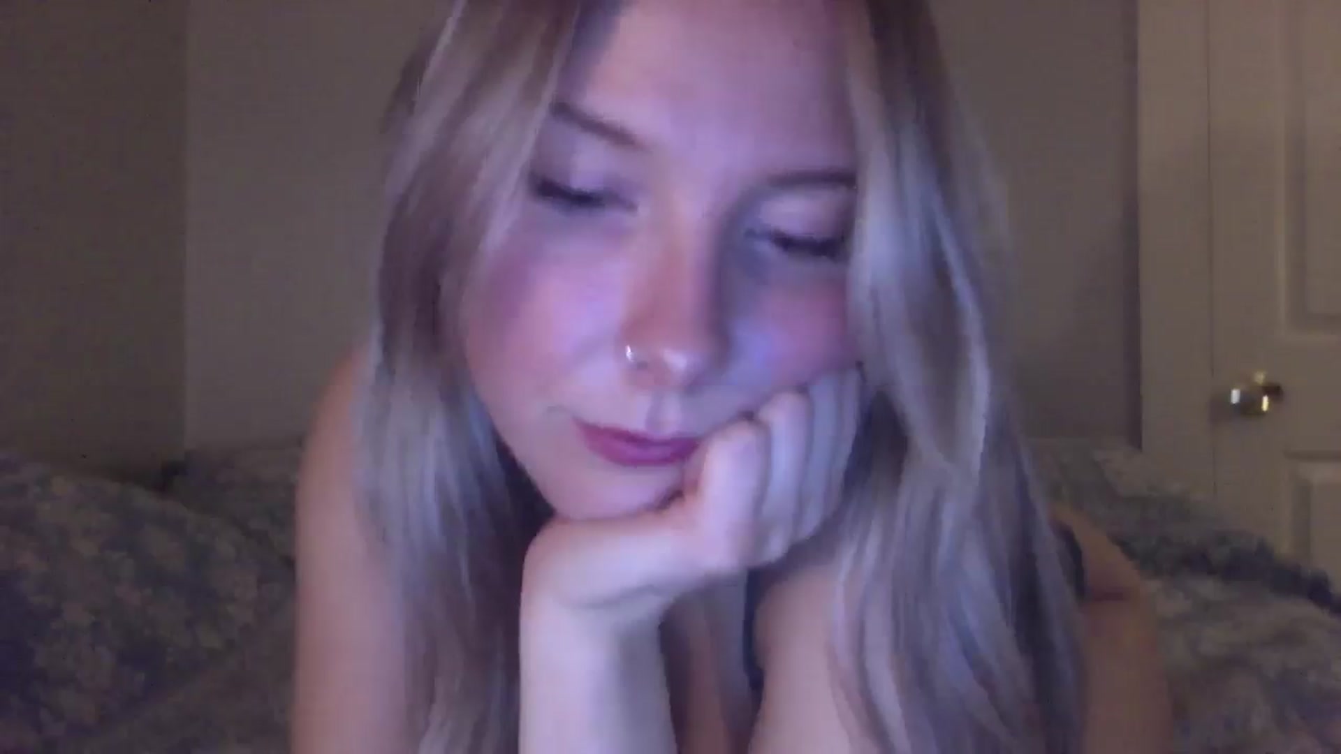 Gallery image thumbnail from Peachyk33n's myfreecams stream on, 01/18/2025, 07:20 image 18 of 20