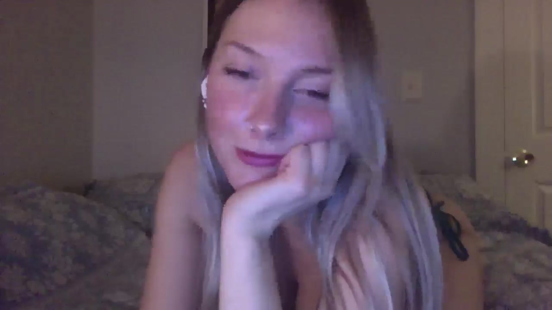 Gallery image thumbnail from Peachyk33n's myfreecams stream on, 01/18/2025, 07:43 image 8 of 20
