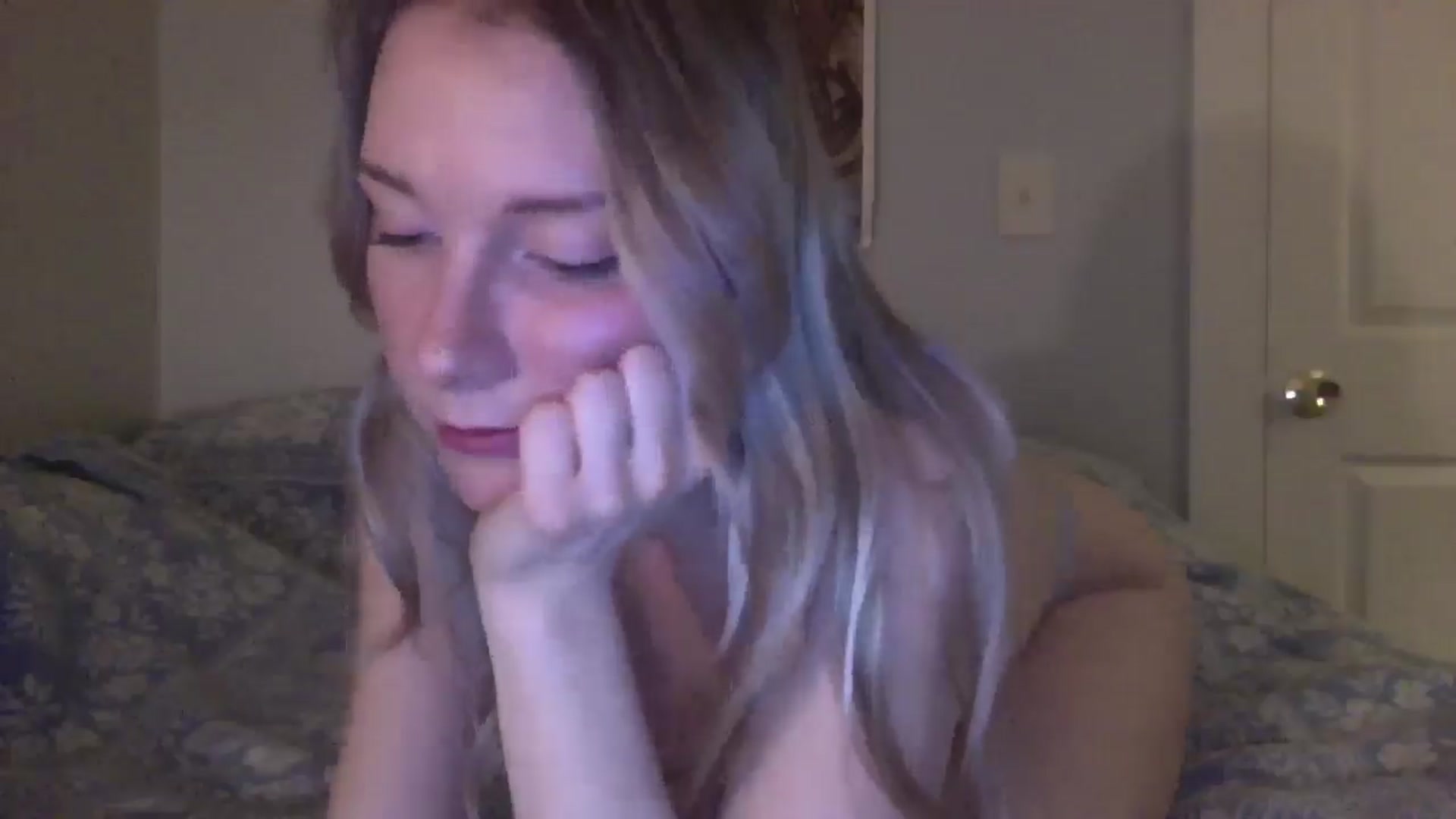 Gallery image thumbnail from Peachyk33n's myfreecams stream on, 01/21/2025, 06:41 image 16 of 20