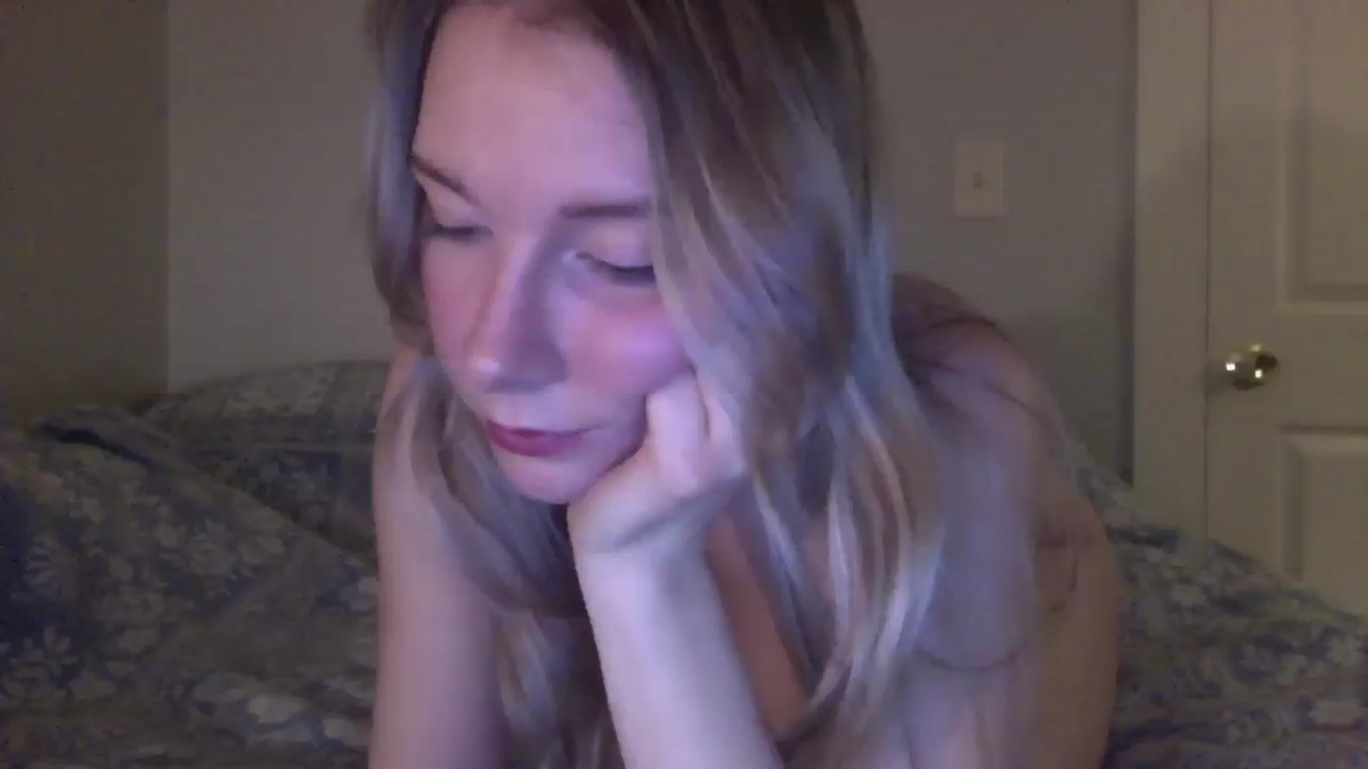 Gallery image thumbnail from Peachyk33n's myfreecams stream on, 01/21/2025, 06:41 image 11 of 20