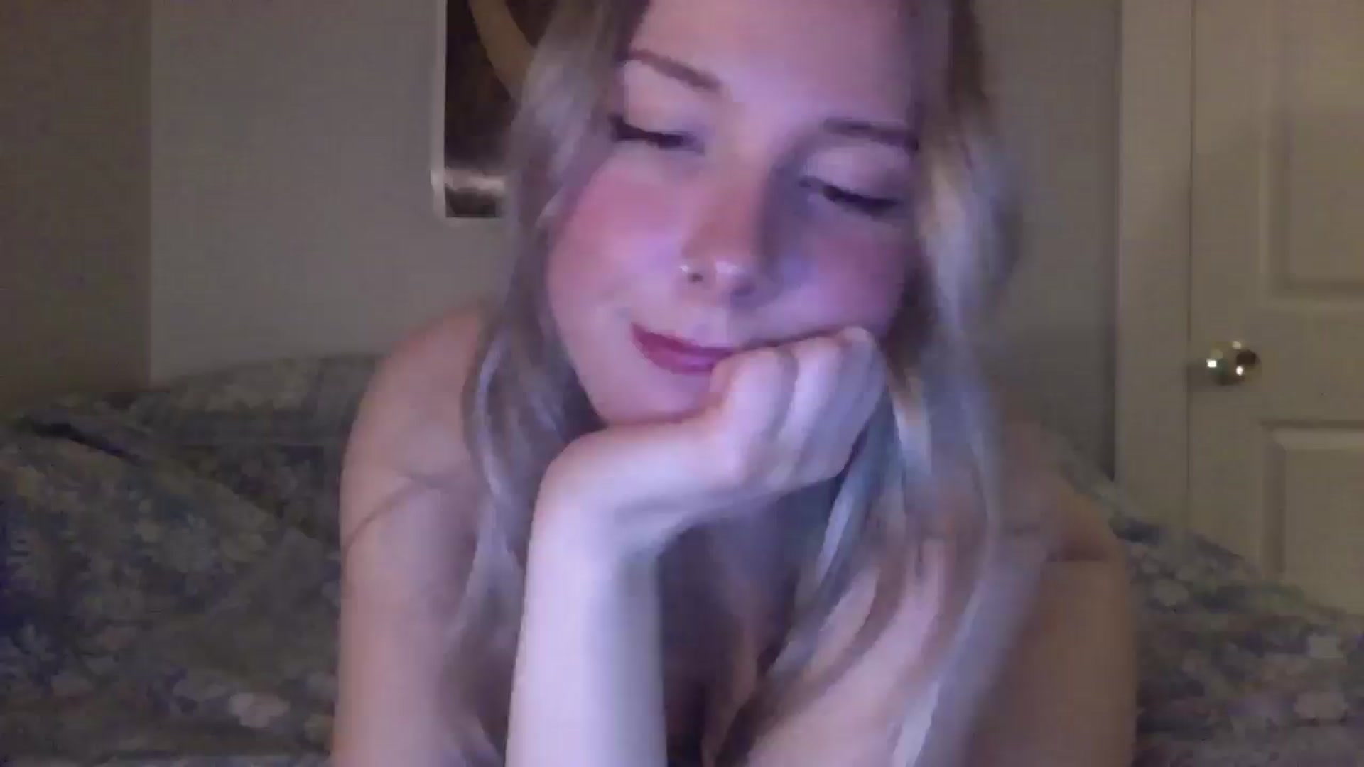 Gallery image thumbnail from Peachyk33n's myfreecams stream on, 01/21/2025, 06:41 image 18 of 20