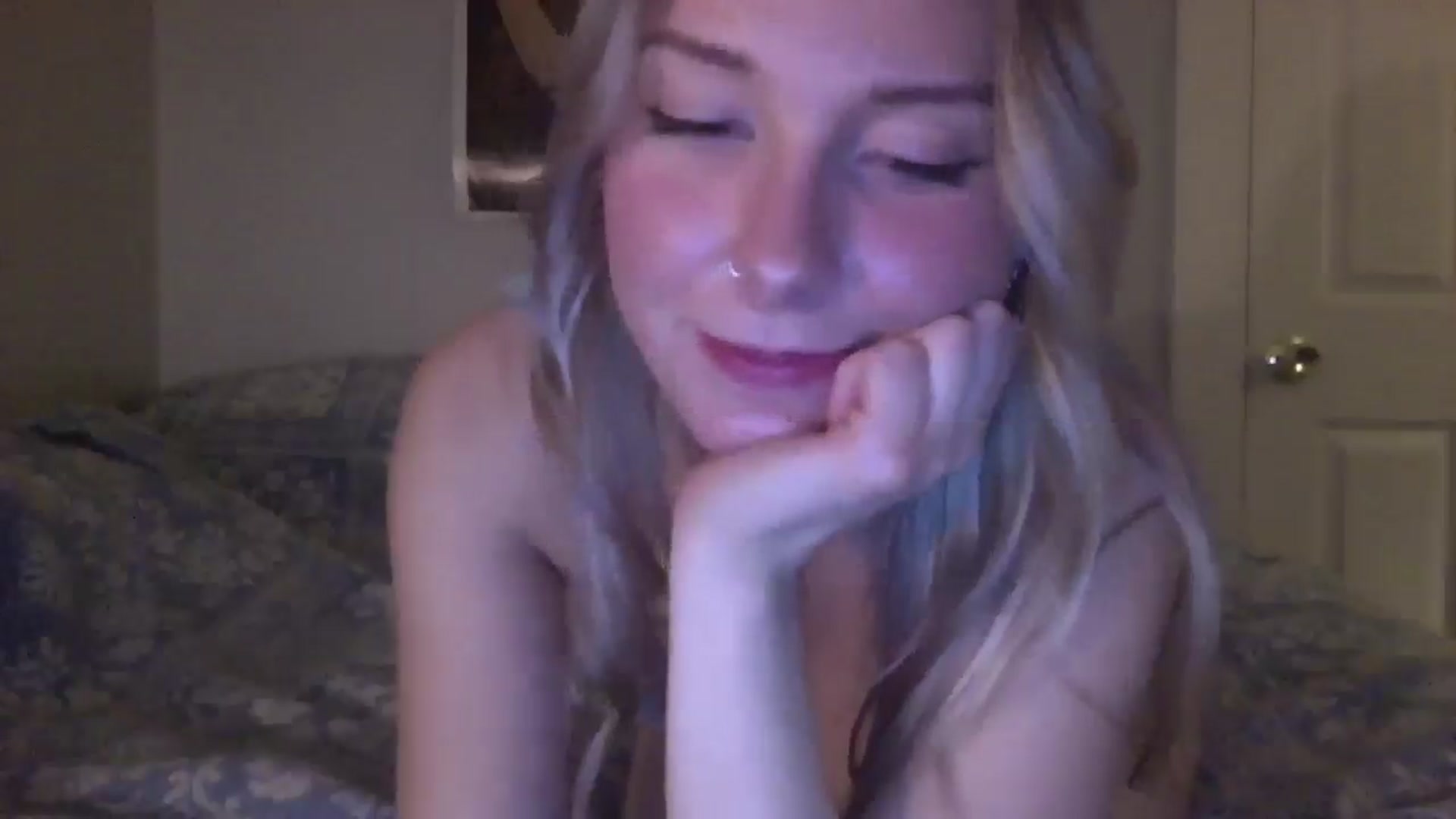 Gallery image thumbnail from Peachyk33n's myfreecams stream on, 01/21/2025, 07:19 image 3 of 20