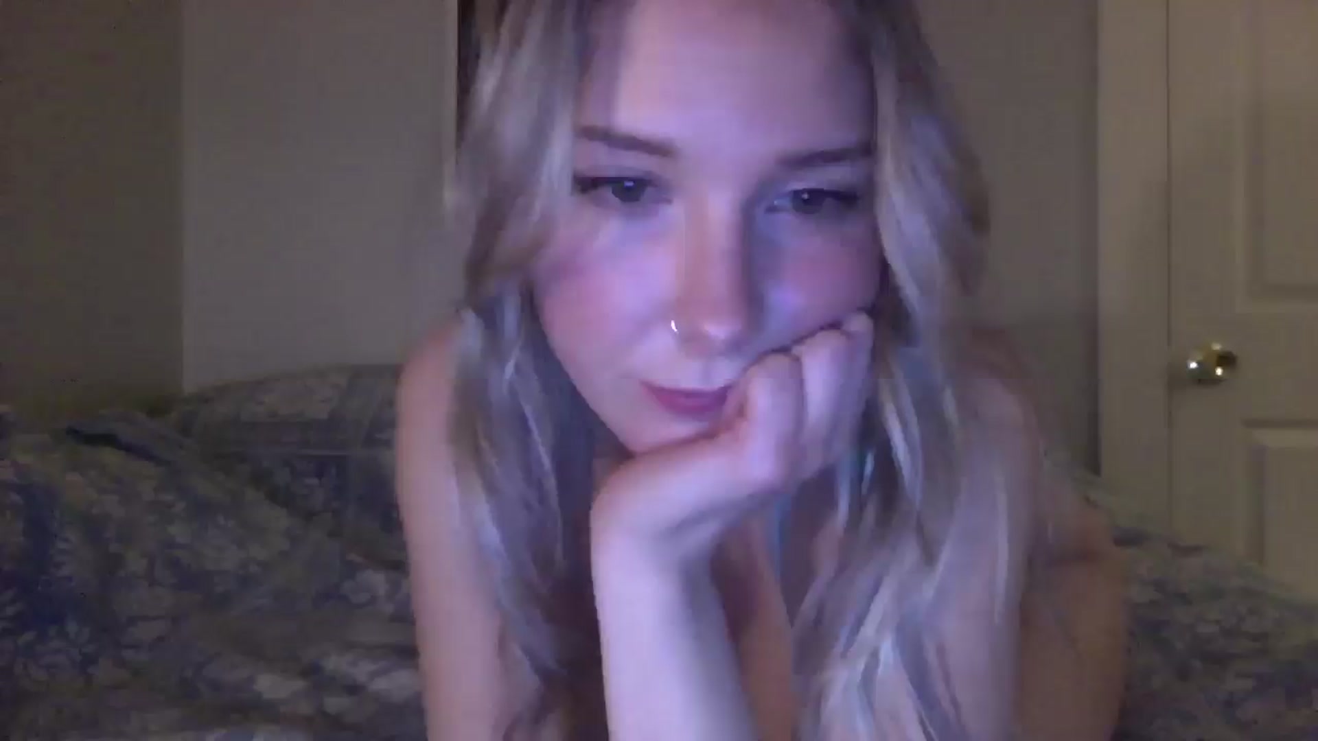 Gallery image thumbnail from Peachyk33n's myfreecams stream on, 01/21/2025, 07:19 image 17 of 20