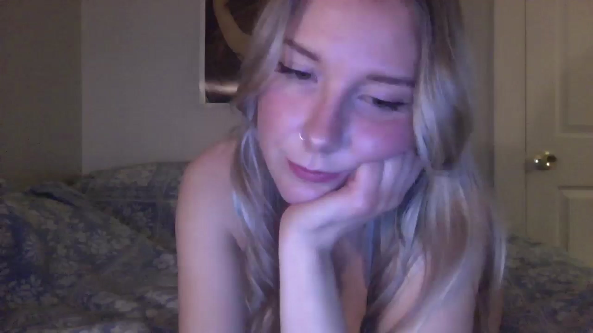 Gallery image thumbnail from Peachyk33n's myfreecams stream on, 01/21/2025, 07:19 image 16 of 20