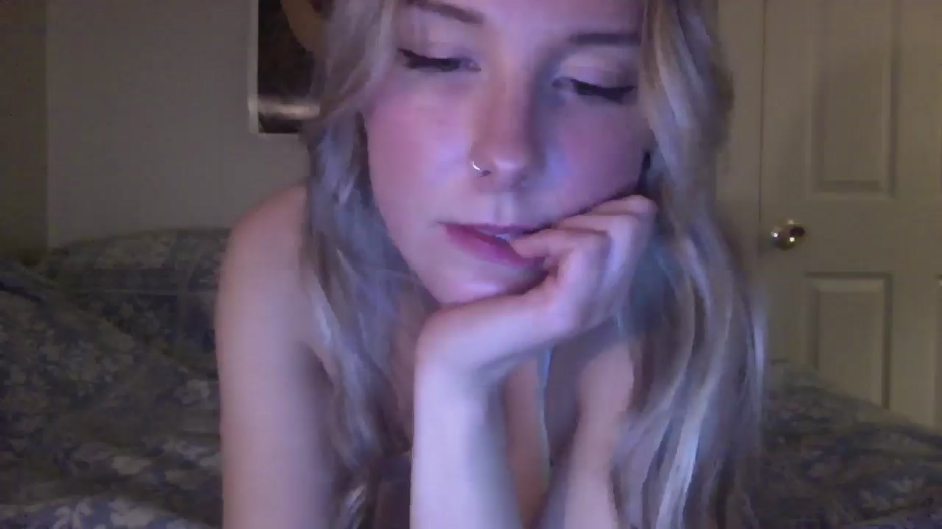 Gallery image thumbnail from Peachyk33n's myfreecams stream on, 01/21/2025, 07:19 image 8 of 20