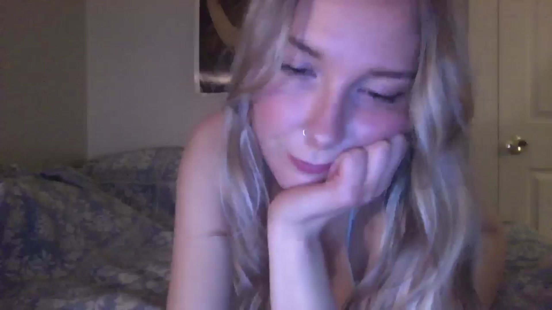 Gallery image thumbnail from Peachyk33n's myfreecams stream on, 01/21/2025, 07:19 image 14 of 20