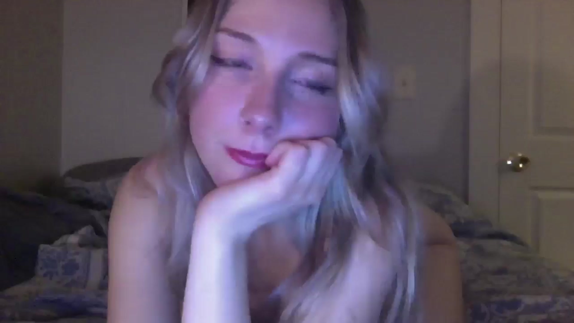 Gallery image thumbnail from Peachyk33n's myfreecams stream on, 01/21/2025, 09:26 image 4 of 20