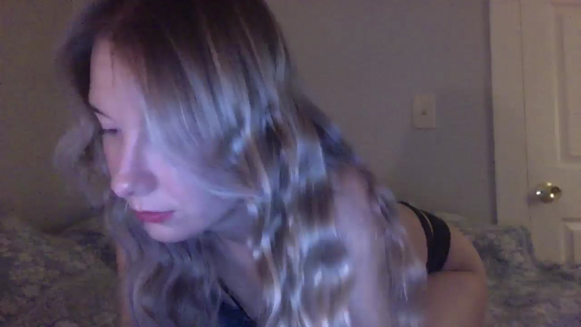 Gallery image thumbnail from Peachyk33n's myfreecams stream on, 01/29/2025, 04:05 image 4 of 20