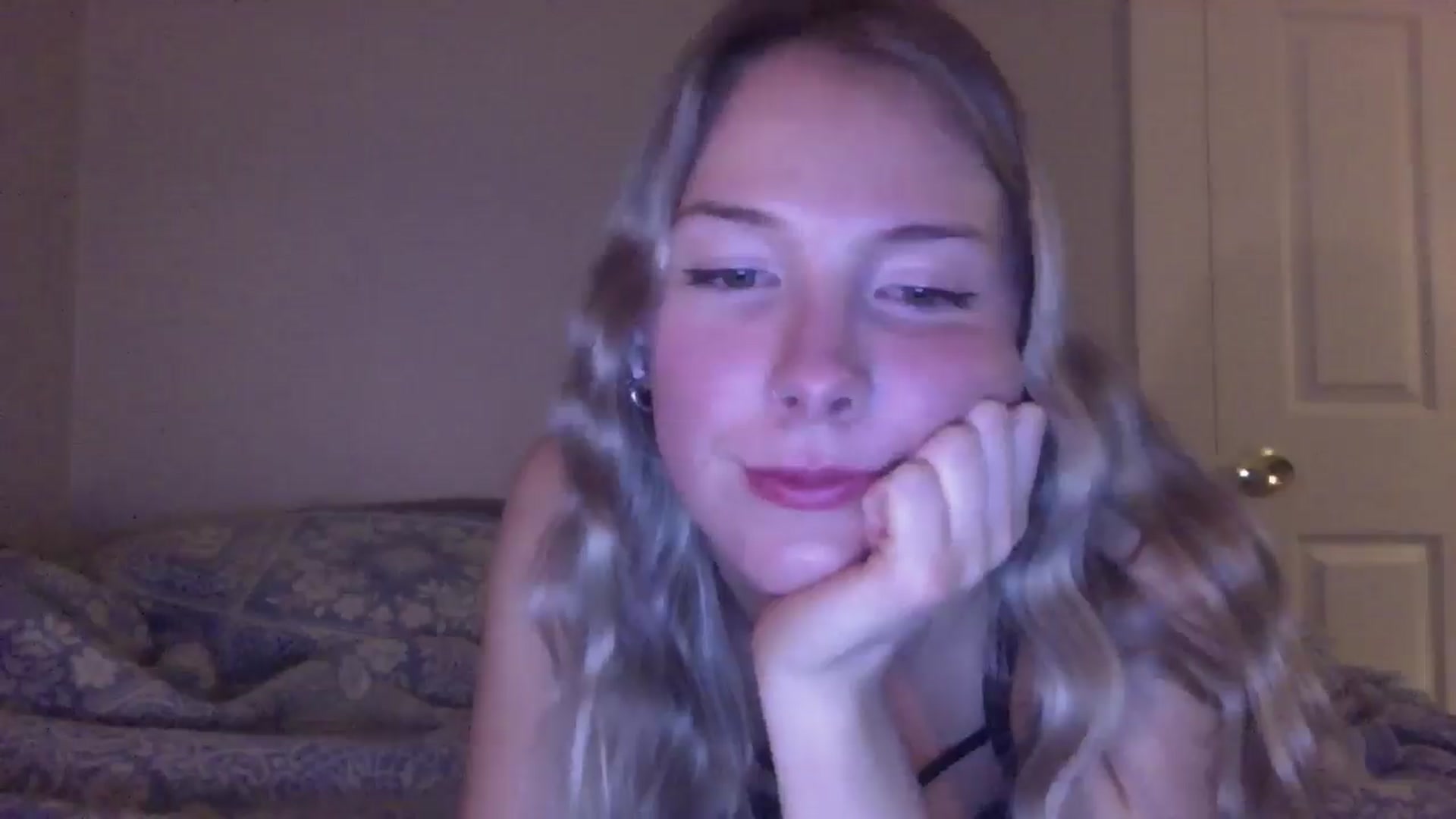 Gallery image thumbnail from Peachyk33n's myfreecams stream on, 01/29/2025, 06:21 image 10 of 20