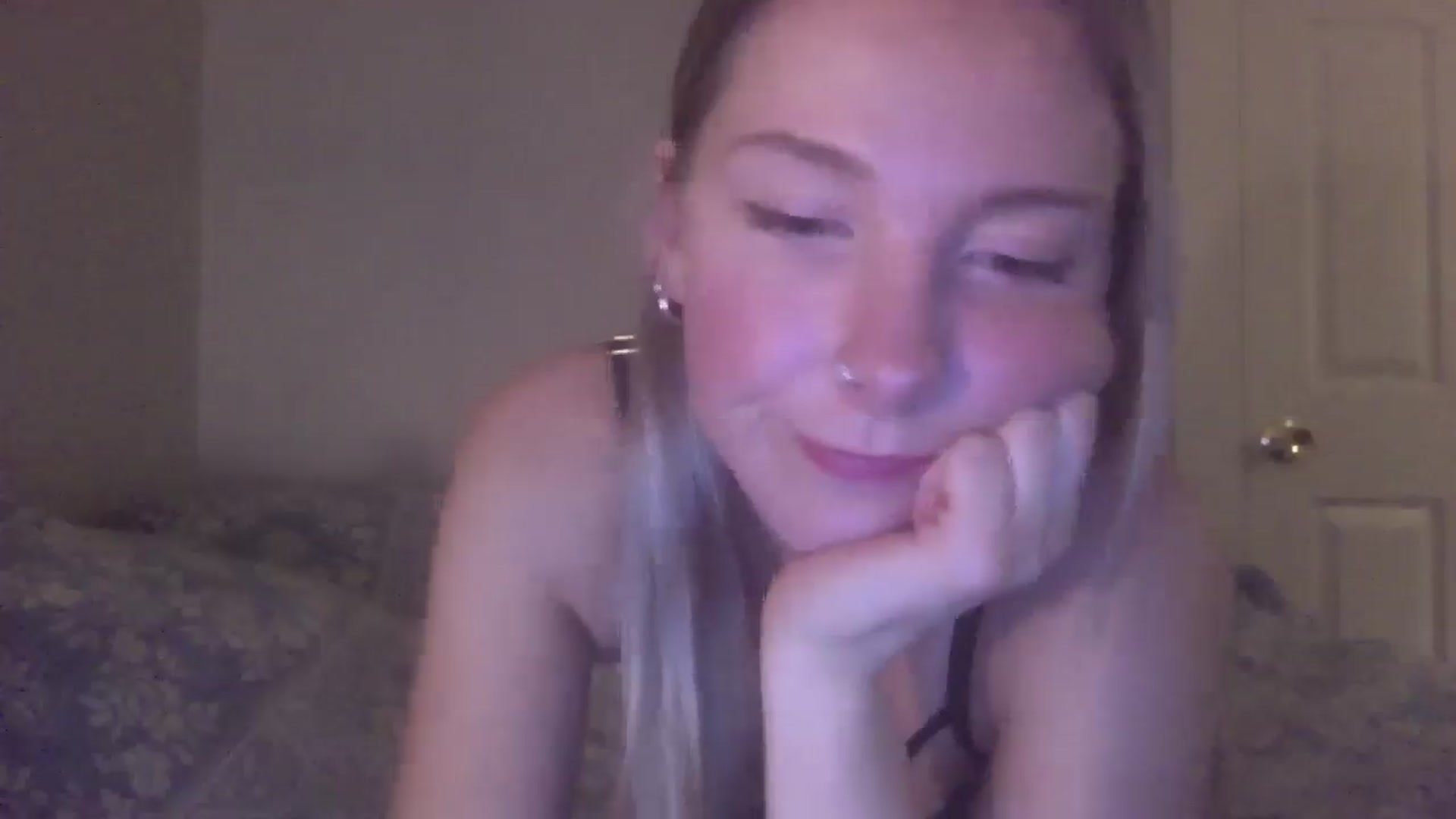 Gallery image thumbnail from Peachyk33n's myfreecams stream on, 01/31/2025, 04:58 image 18 of 20