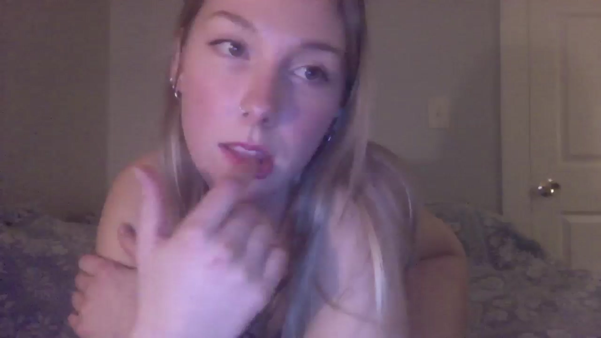 Gallery image thumbnail from Peachyk33n's myfreecams stream on, 01/31/2025, 04:58 image 1 of 20