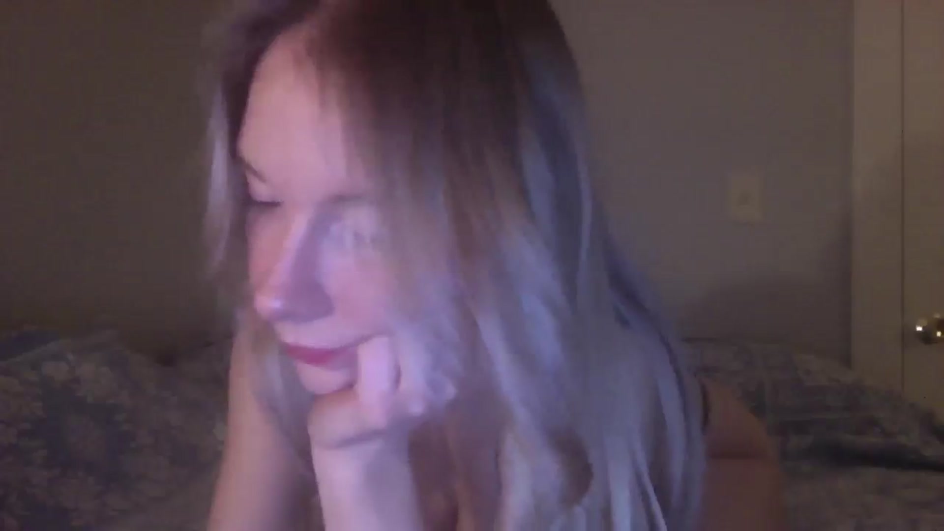 Gallery image thumbnail from Peachyk33n's myfreecams stream on, 02/01/2025, 03:02 image 10 of 20