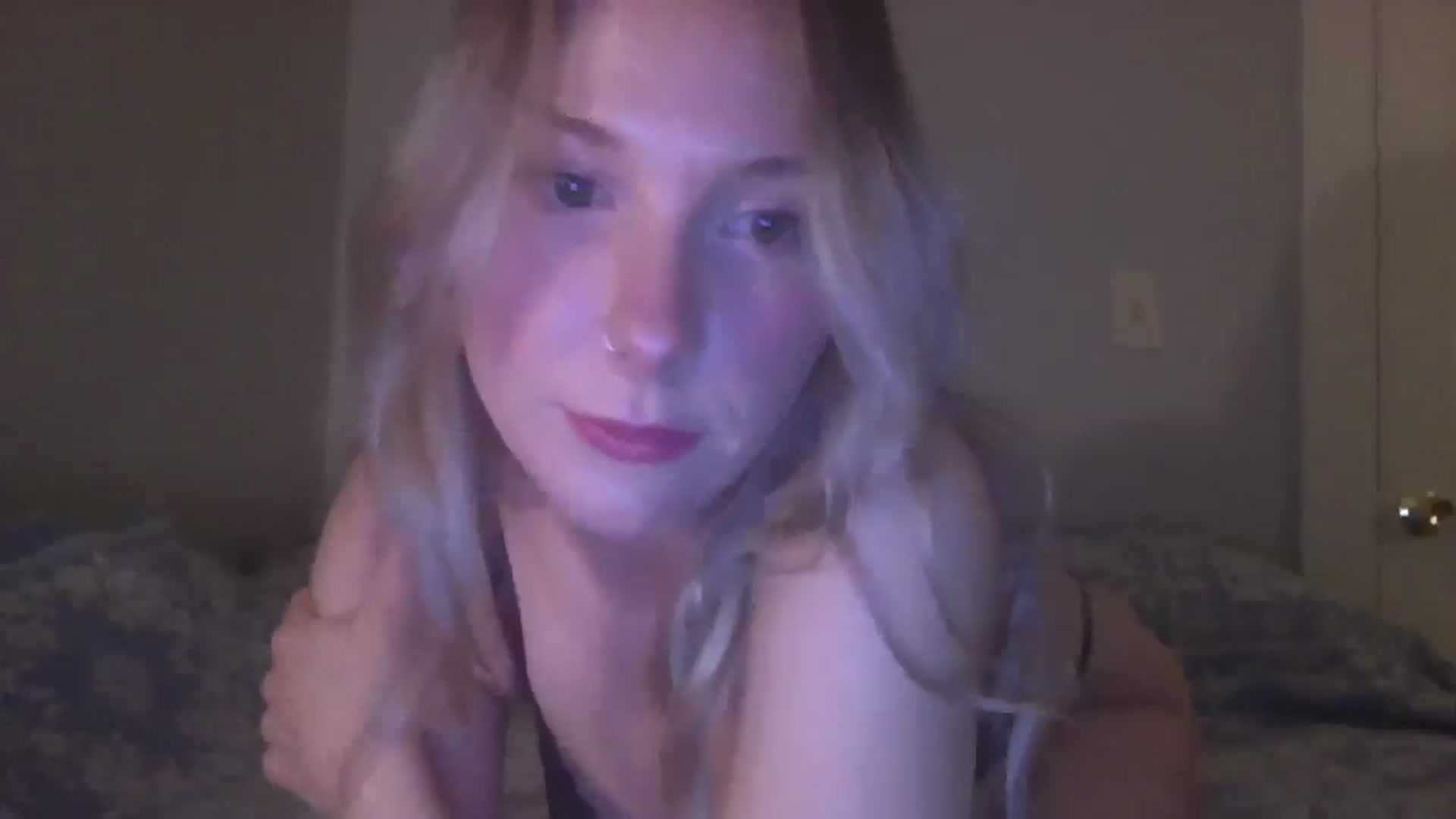 Gallery image thumbnail from Peachyk33n's myfreecams stream on, 02/01/2025, 03:02 image 6 of 20
