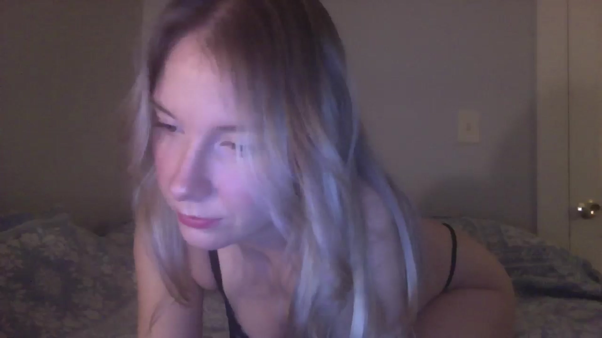 Gallery image thumbnail from Peachyk33n's myfreecams stream on, 02/01/2025, 03:02 image 5 of 20