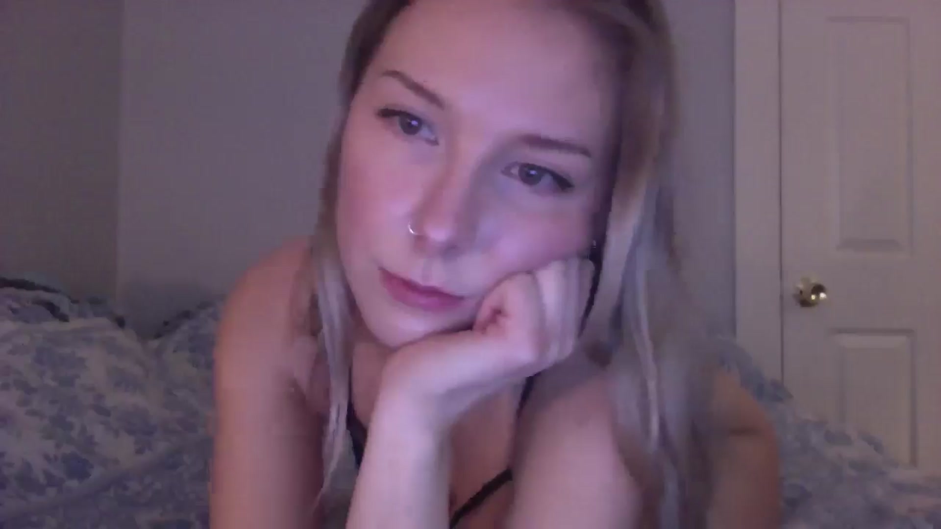 Gallery image thumbnail from Peachyk33n's myfreecams stream on, 02/14/2025, 01:03 image 11 of 20