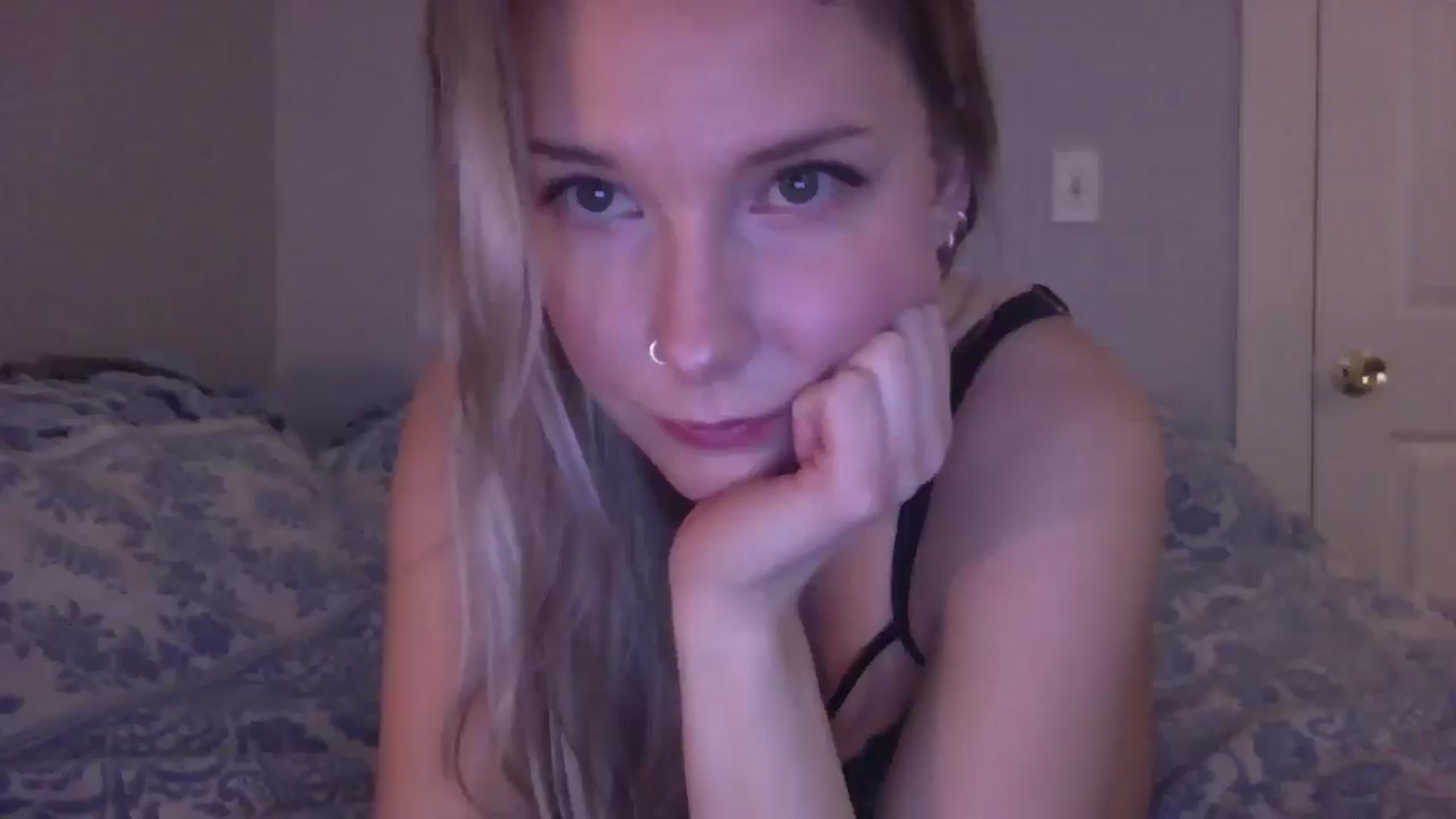 Gallery image thumbnail from Peachyk33n's myfreecams stream on, 02/14/2025, 01:03 image 3 of 20
