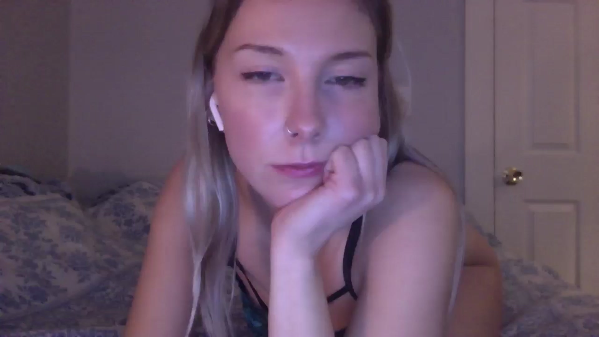 Gallery image thumbnail from Peachyk33n's myfreecams stream on, 02/14/2025, 01:03 image 20 of 20
