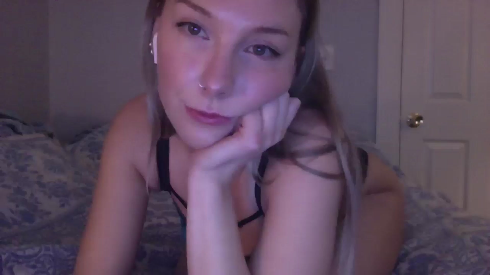 Gallery image thumbnail from Peachyk33n's myfreecams stream on, 02/14/2025, 01:03 image 17 of 20