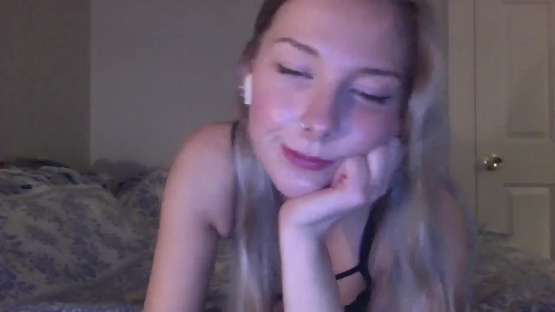 Gallery image thumbnail from Peachyk33n's myfreecams stream on, 02/14/2025, 01:50 image 8 of 20